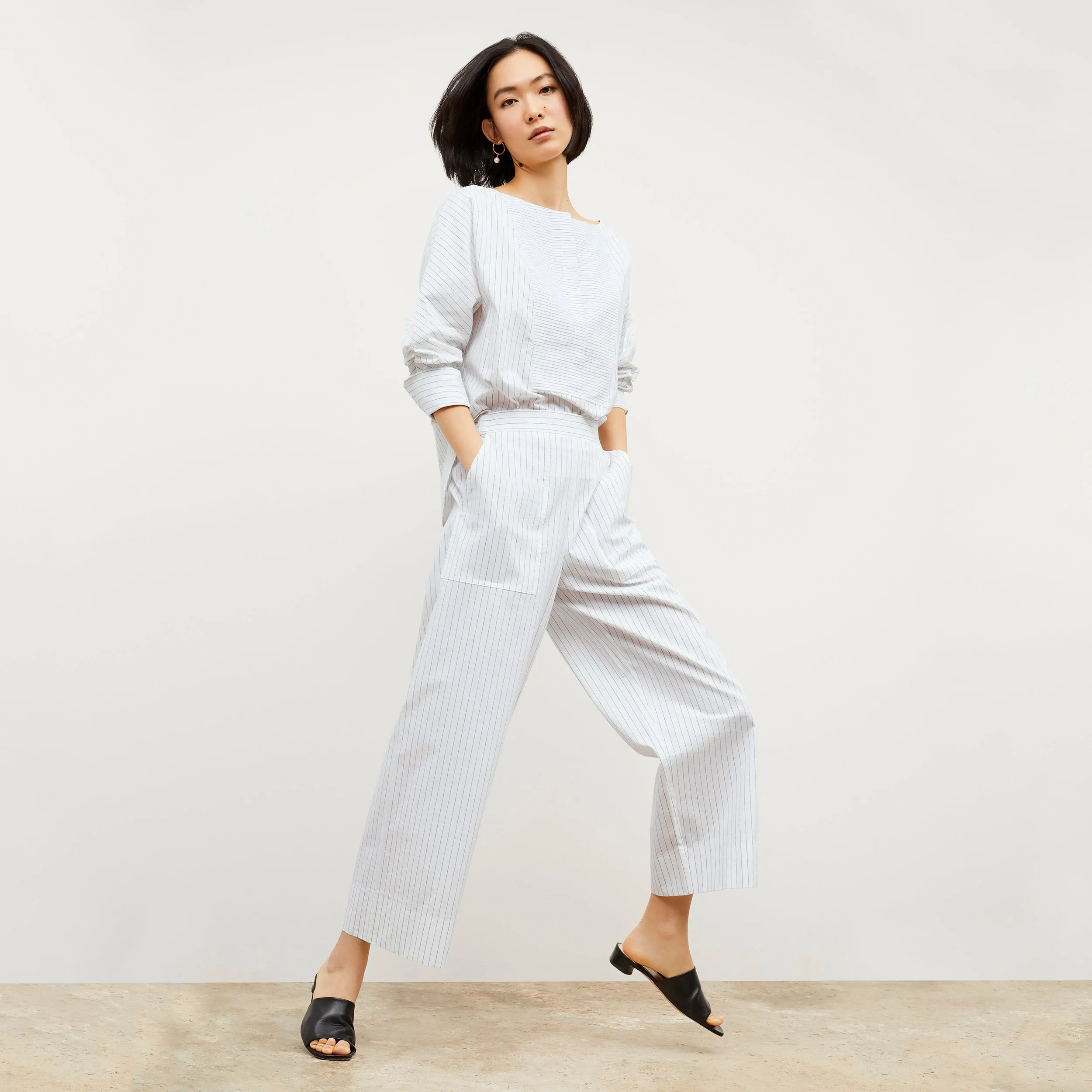 Four Way Stretch Fabric Circular Knit Technology Madelyn Pull-On Pant - Poplin Stripe :: Blue / Ivory Quick Access Hidden Pockets