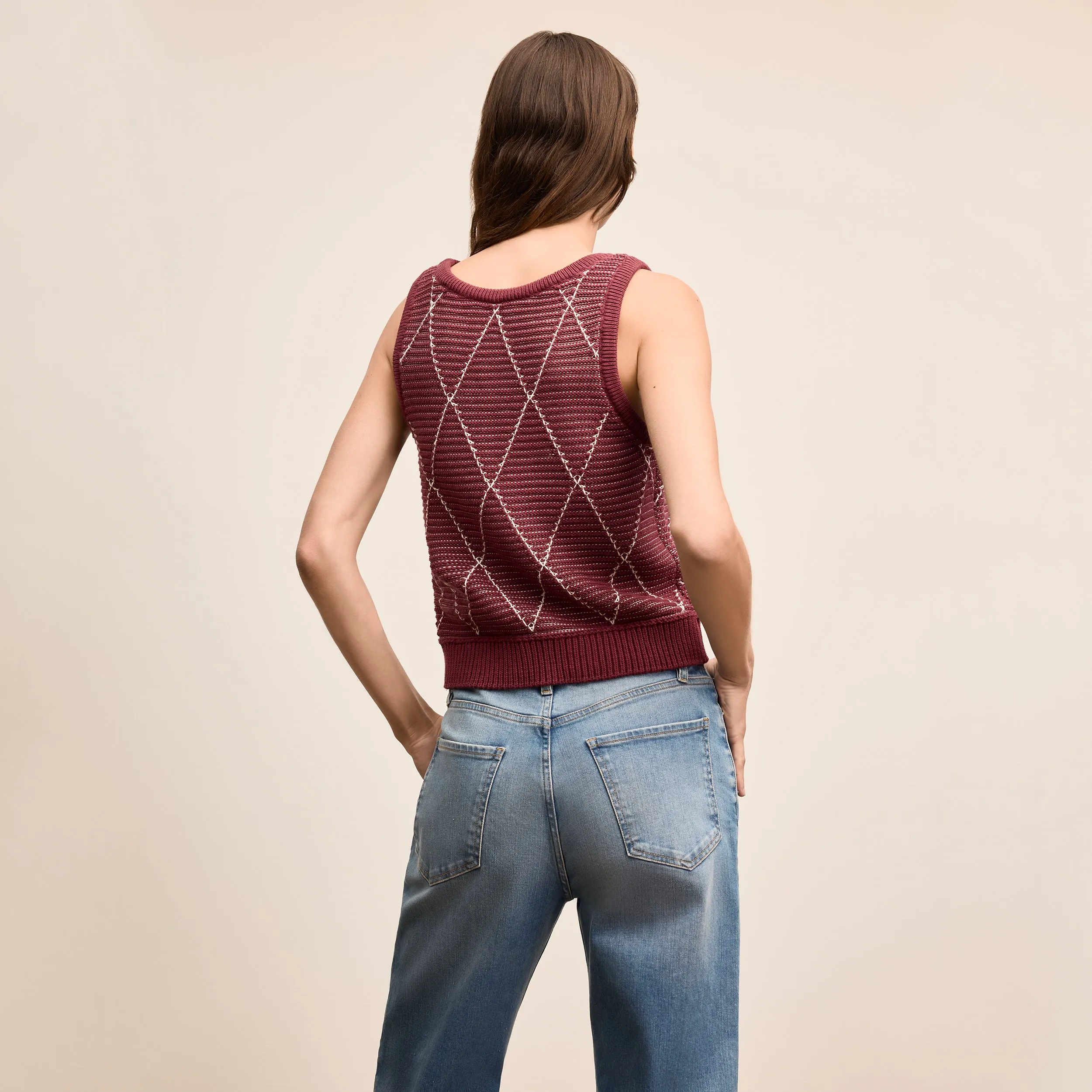Aiko Breeze Tank - Argyle Knit :: Red Umber Simple Pullover SeamlessKnitConstruction