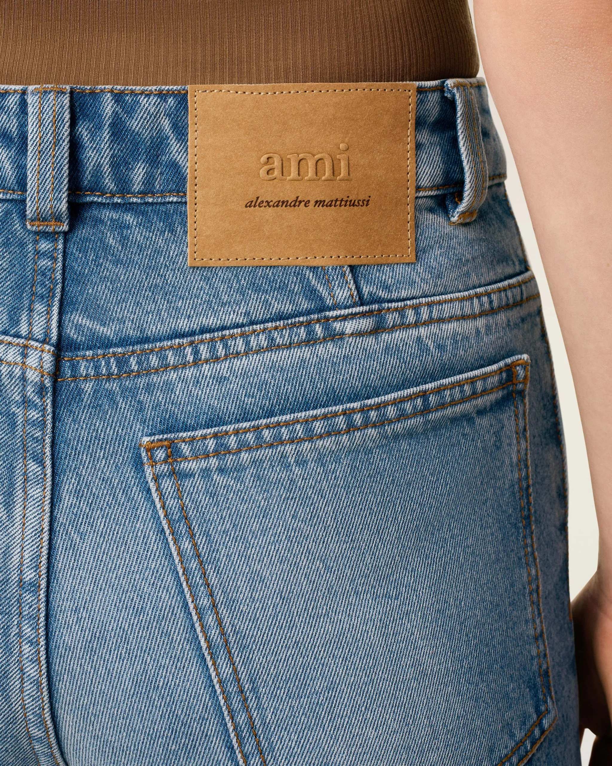 AMI CLASSIC FIT JEAN RawHemDetail
