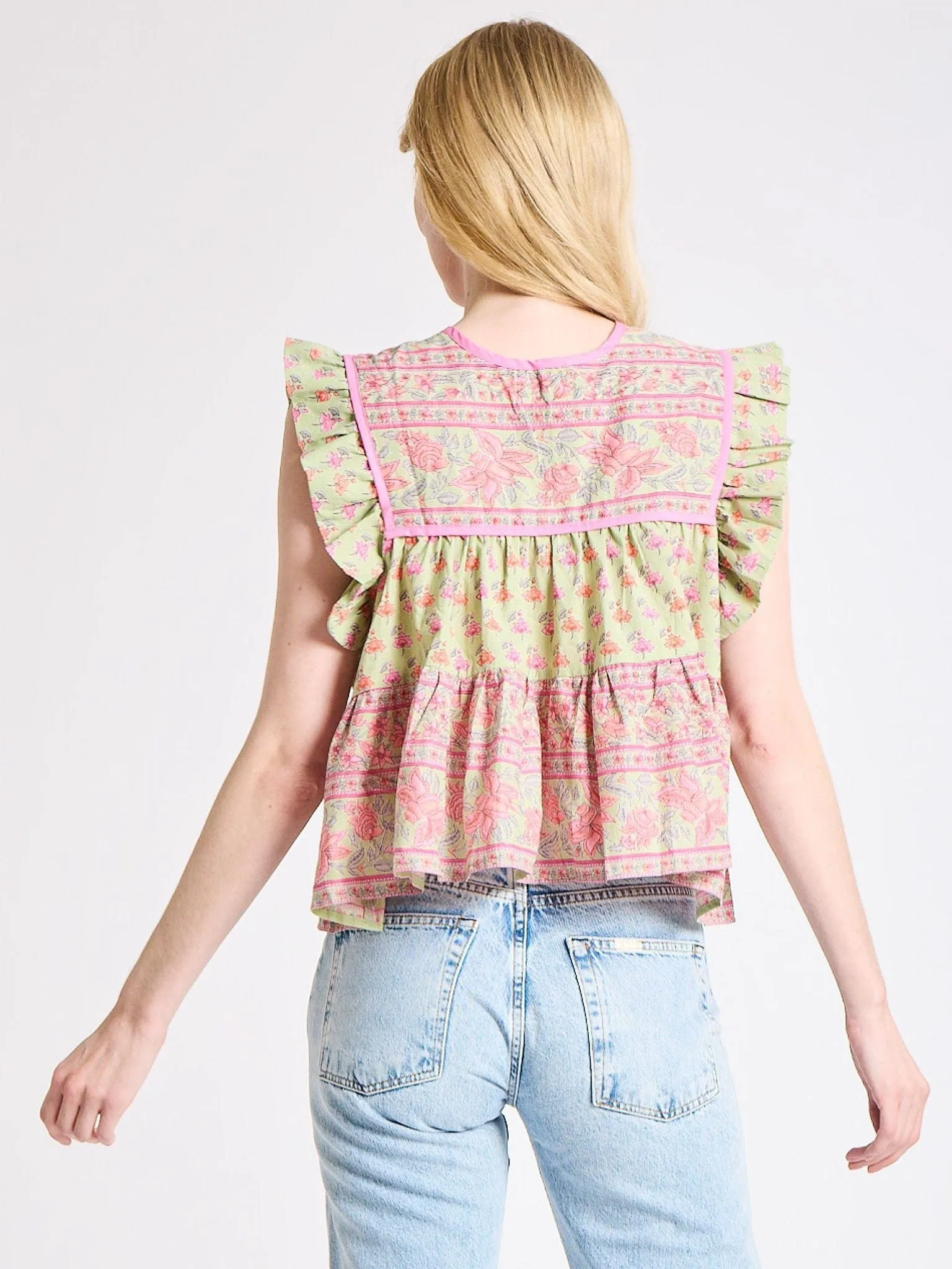 Lightweight pullover Chelsea Top in Tulip Print