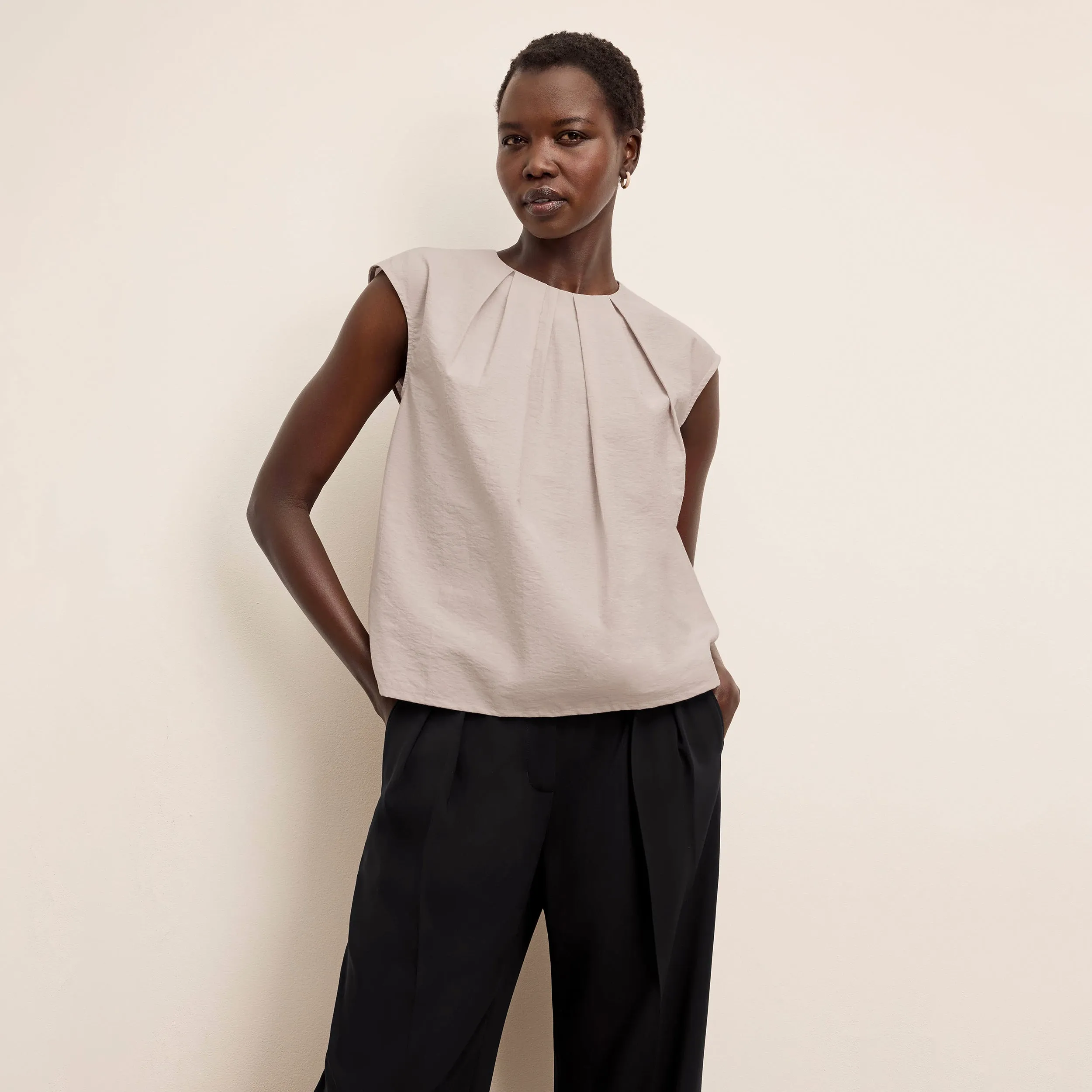 AdaptiveFitFabric ReflectiveAccents Nika Summer Friday Top - Voile :: Quartz