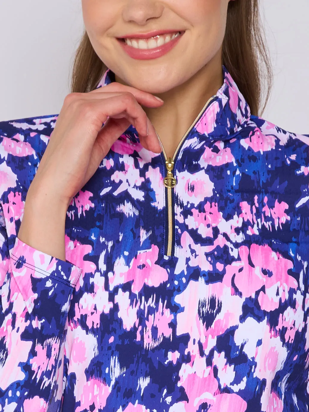 MultiPocketDesign Quarter Zip Sun Protection Top In Black Bloom
