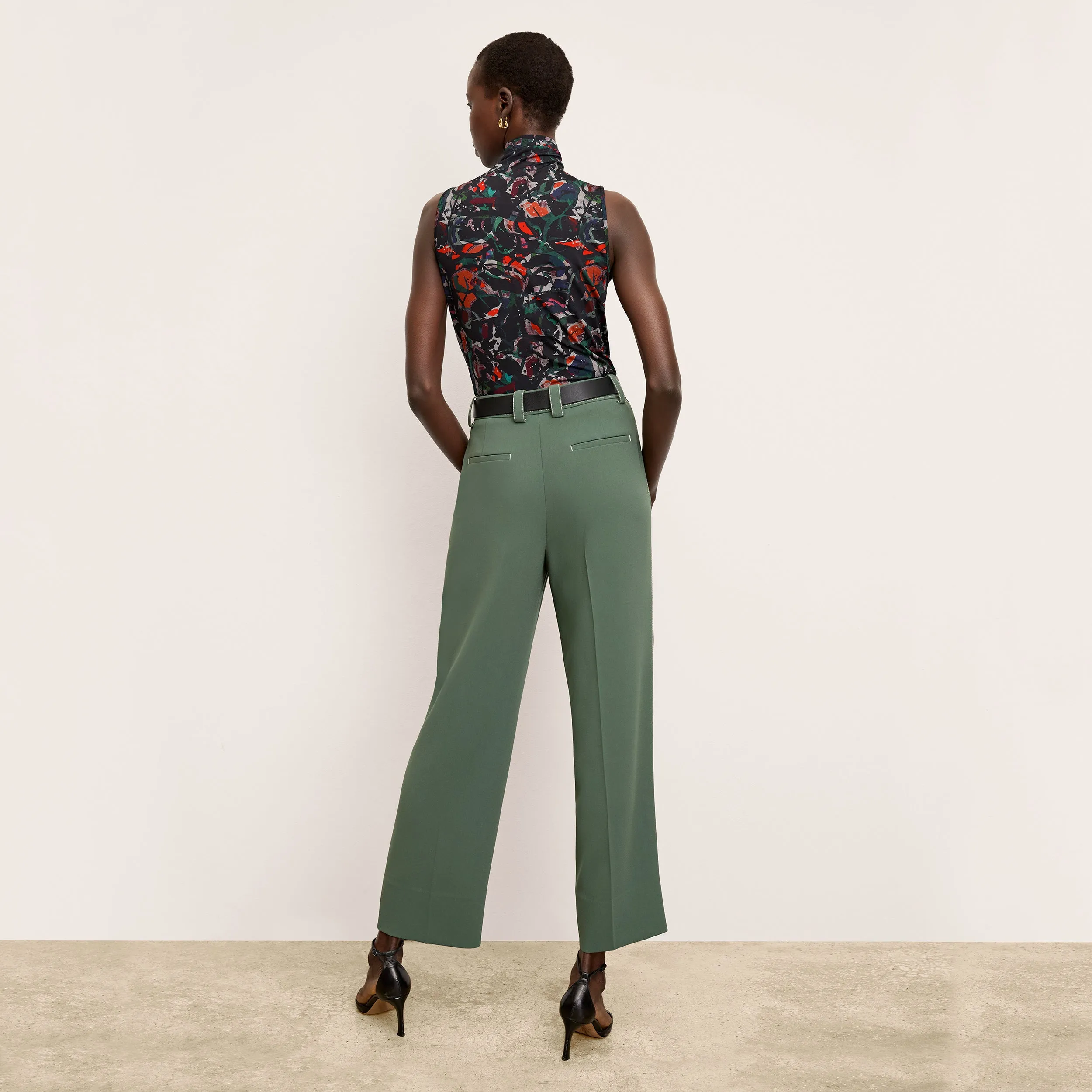 Arlo Breeze Pant - Everyday Crepe :: Dusty Pine NonChafe Tag Placement BreathableMaterial