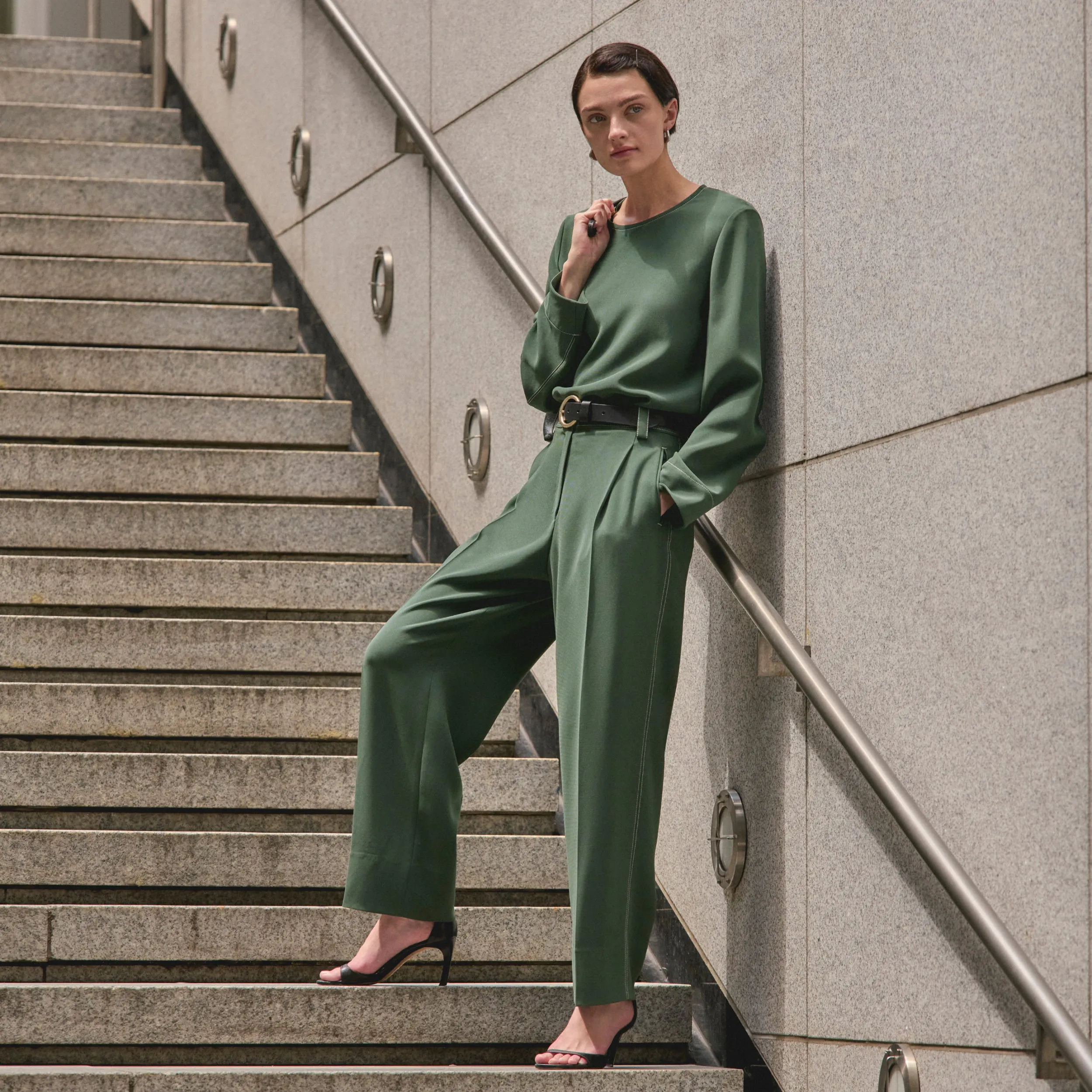 Minimalist Silhouette High Collar Protection Design Arlo Breeze Pant - Everyday Crepe :: Dusty Pine