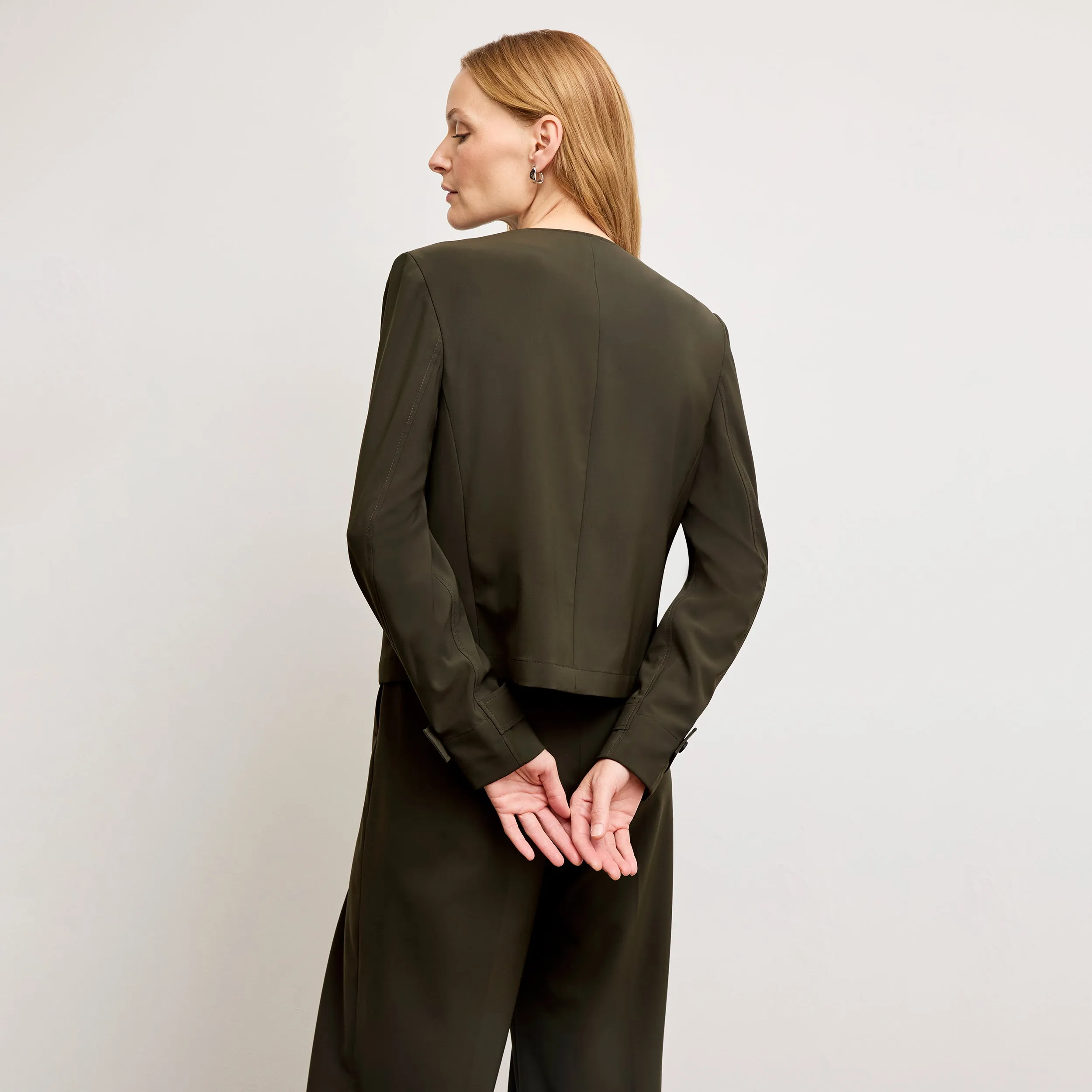 Loose Blouse Non Restrictive Silhouette Ayla Travel Jacket - OrigamiTech :: Olive