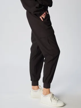 Multi Pocket Configuration Woven Cargo Jogger in Black