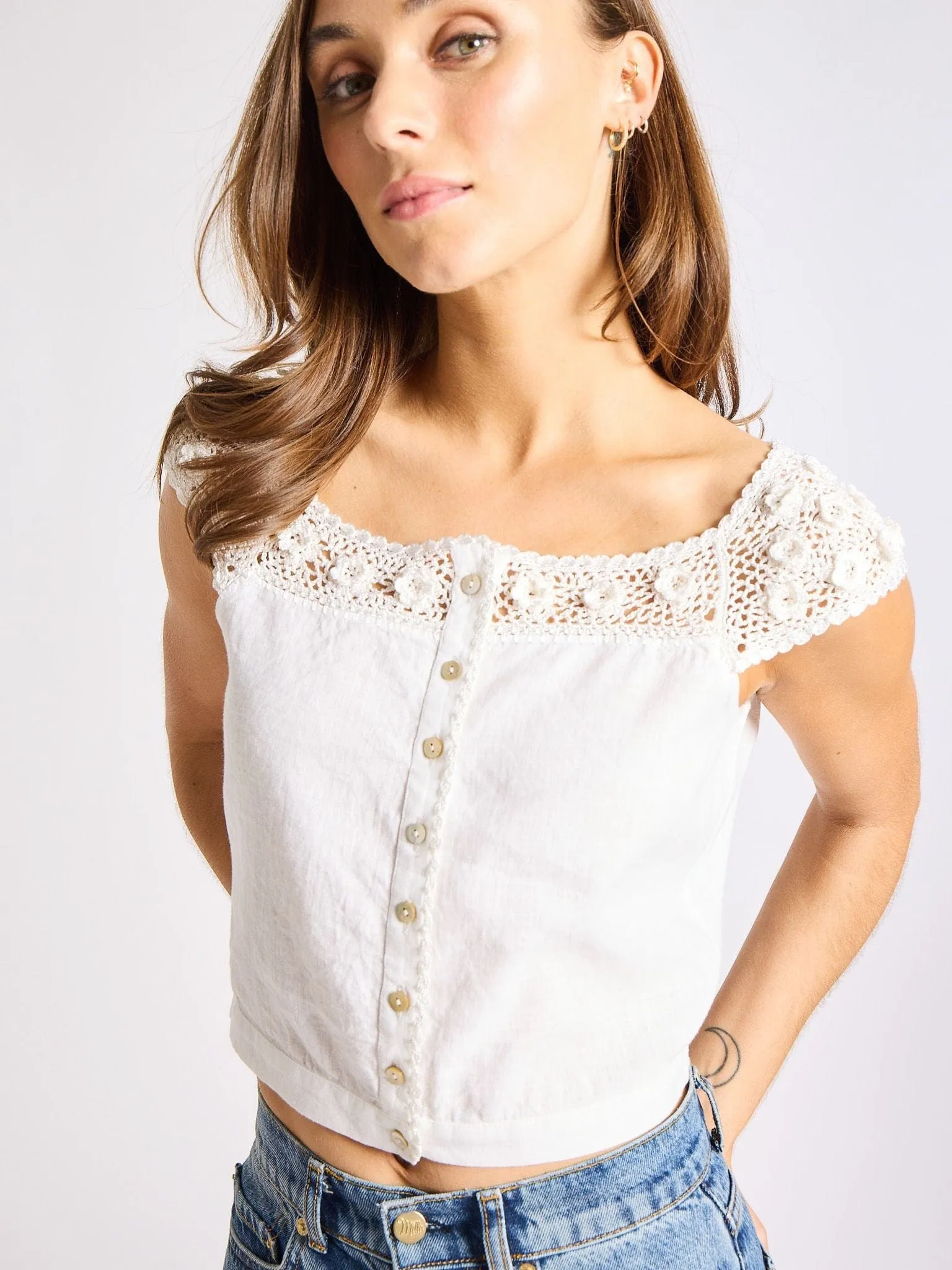 Catherine Top in White Linen SeamlessDesign