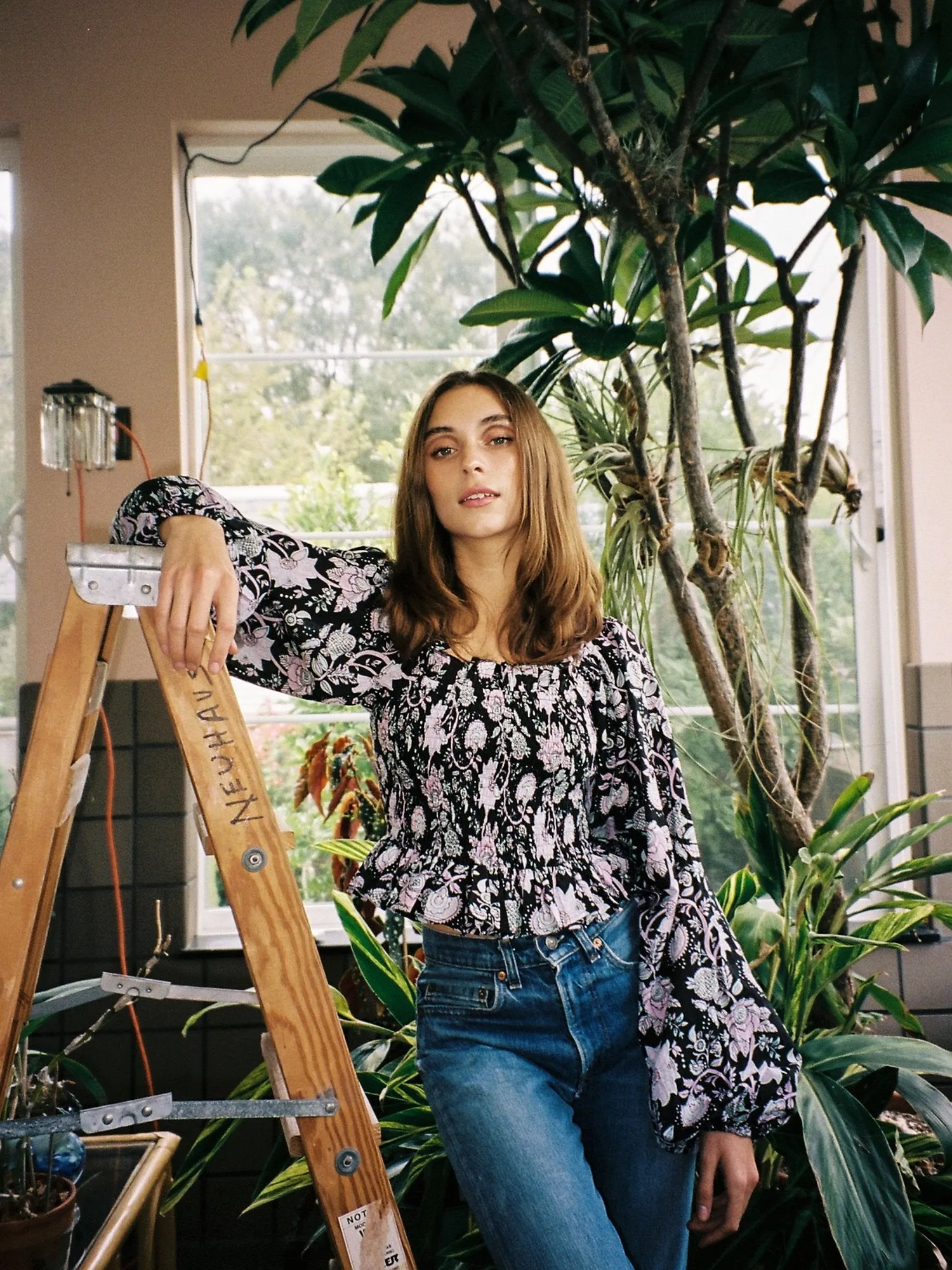 Breathable Design NonRestrictiveCollar Circe Top in Tropical Night