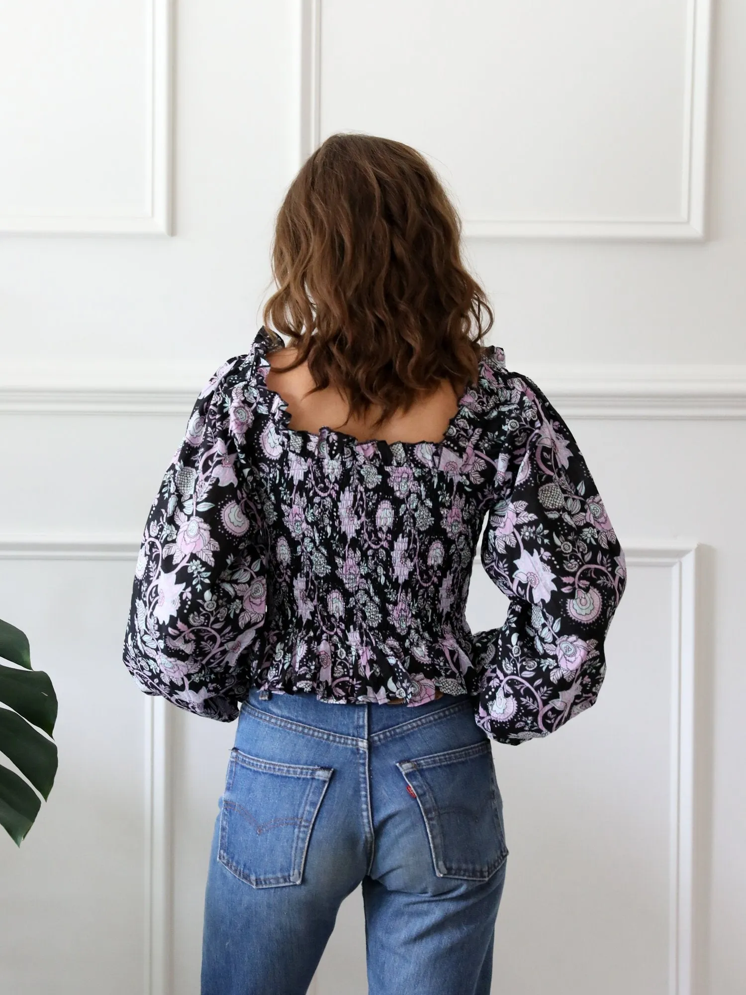 LightReflectiveTrim Professional Cut Circe Top in Tropical Night