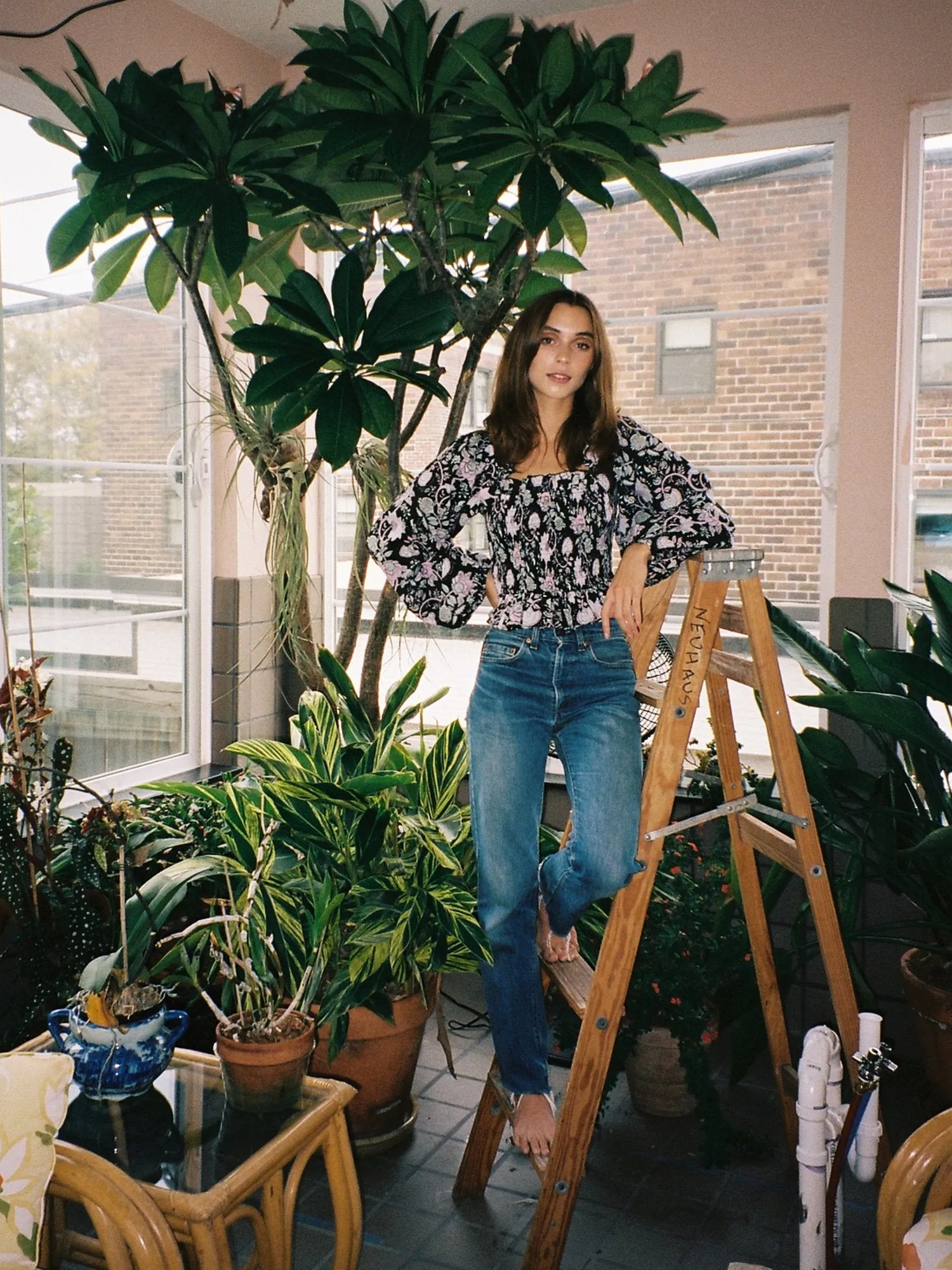 Minimalist Design Rolled Hem Detailing Circe Top in Tropical Night