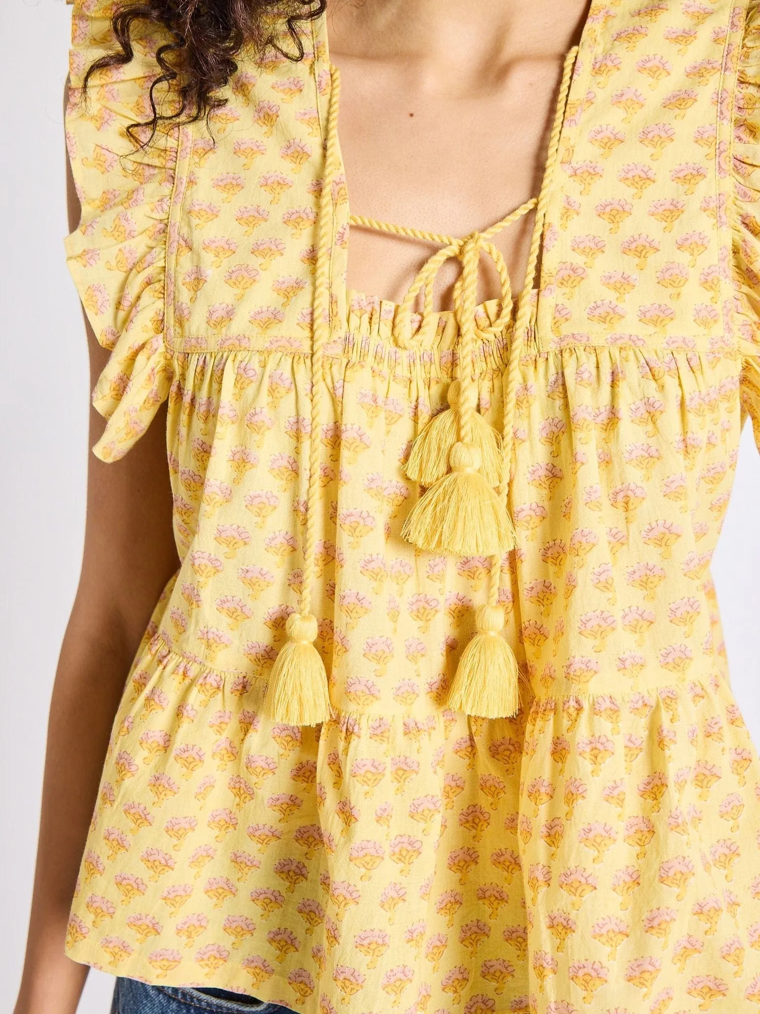 StretchKnit HoodedVersion Chelsea Top in Buttercup