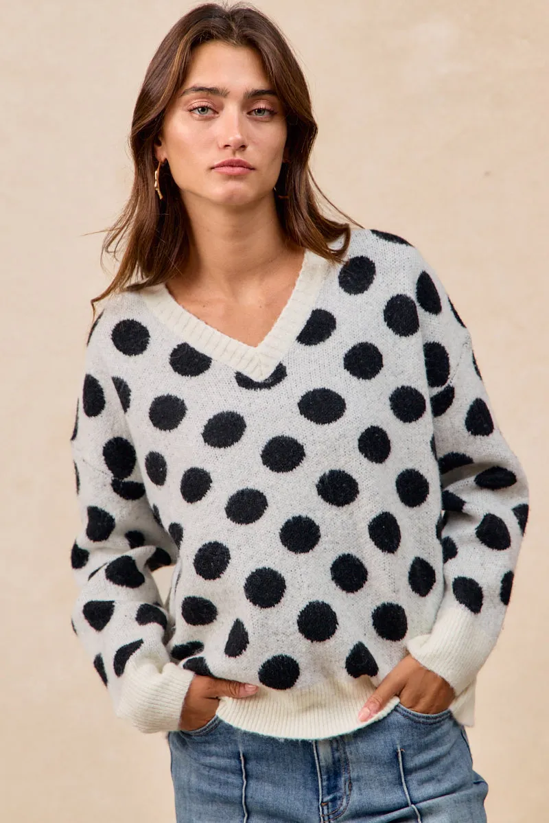 IT4760H-01 | POLKA DOTS ARTWORK SWEATER TOP WITH V NECKLINE LayeringFriendly Weight