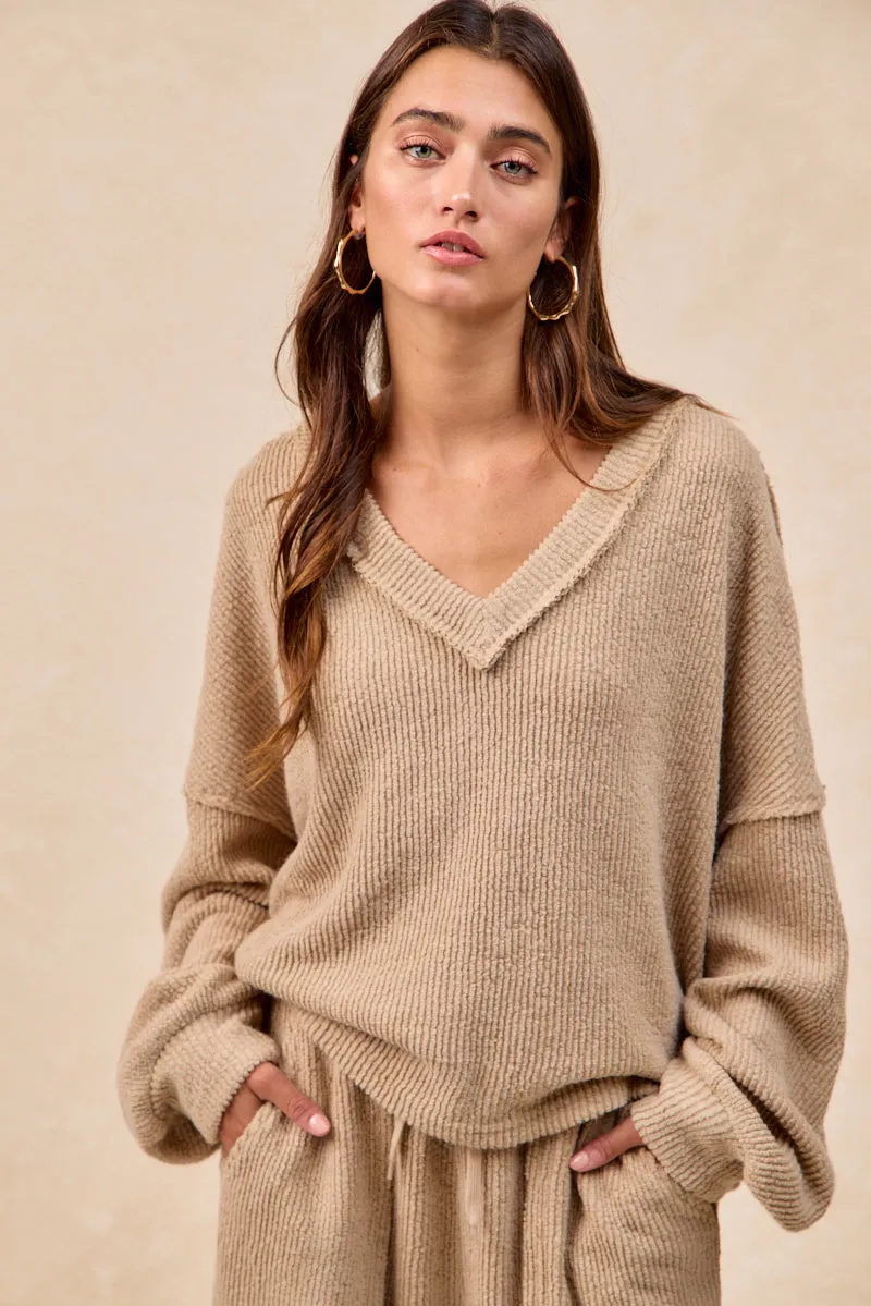 IT4731S-01 | RELAXED FIT BOUCLE RIB KNIT V NECK TOP Abrasion resistant Sport Friendly