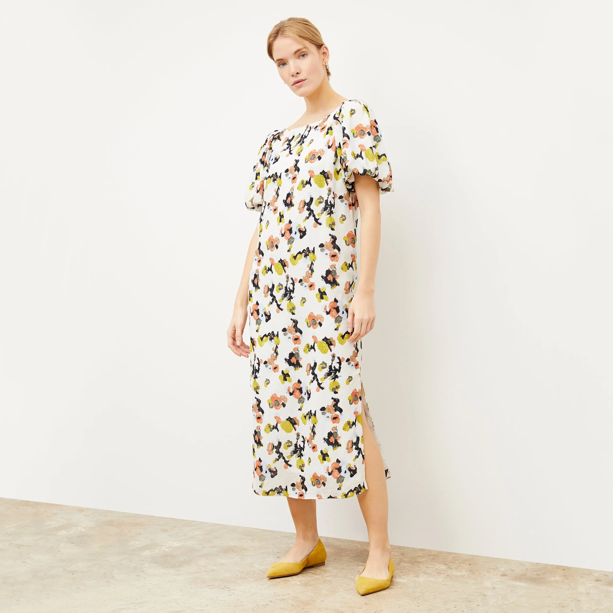 Outdoor Wear Light Reflective Printing Gali Dress - Meadow Print Linen :: Multicolor