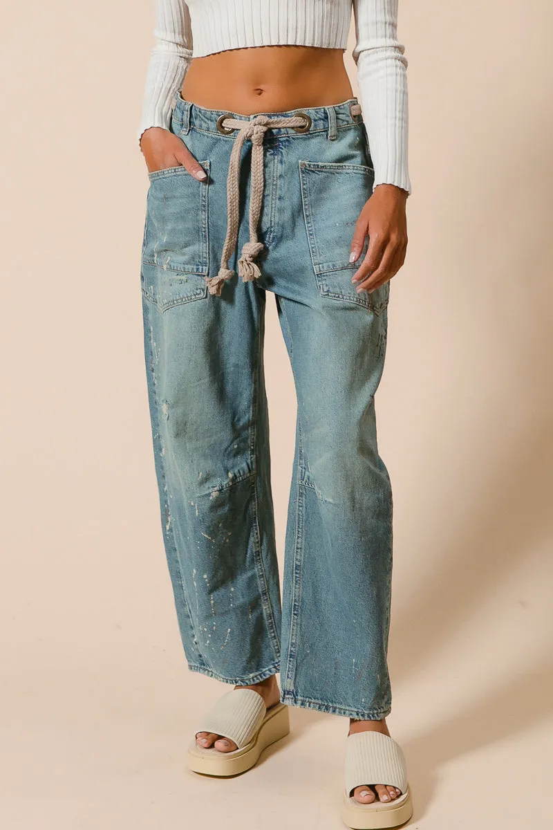 WaterproofTechnology Lightweight Design IB1537-01 | BRAIDED WAIST BELT DRIP PAINT WASHED DENIM PANTS