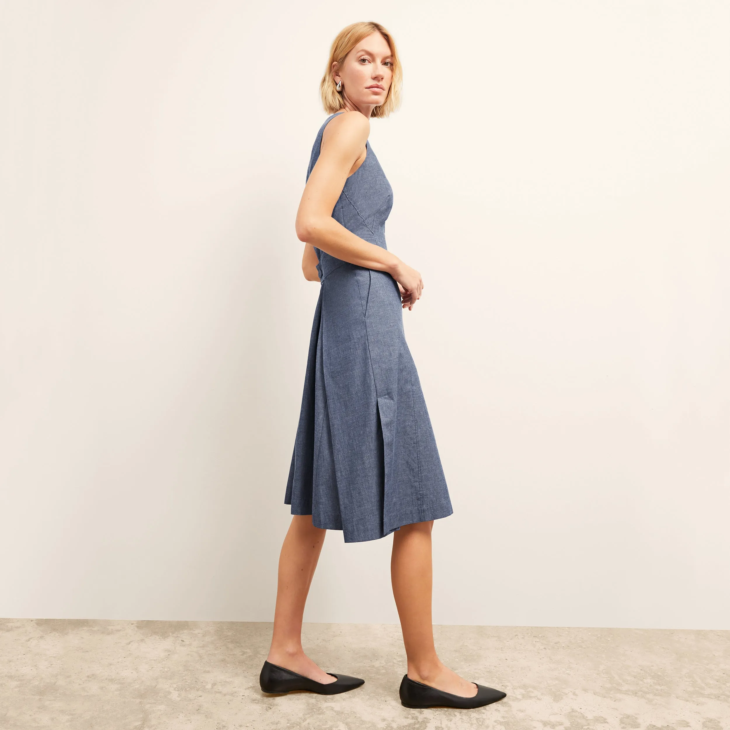 Estela A-Line Dress - Chambray :: Clear Blue ErgonomicSleeves Fitted Shirt