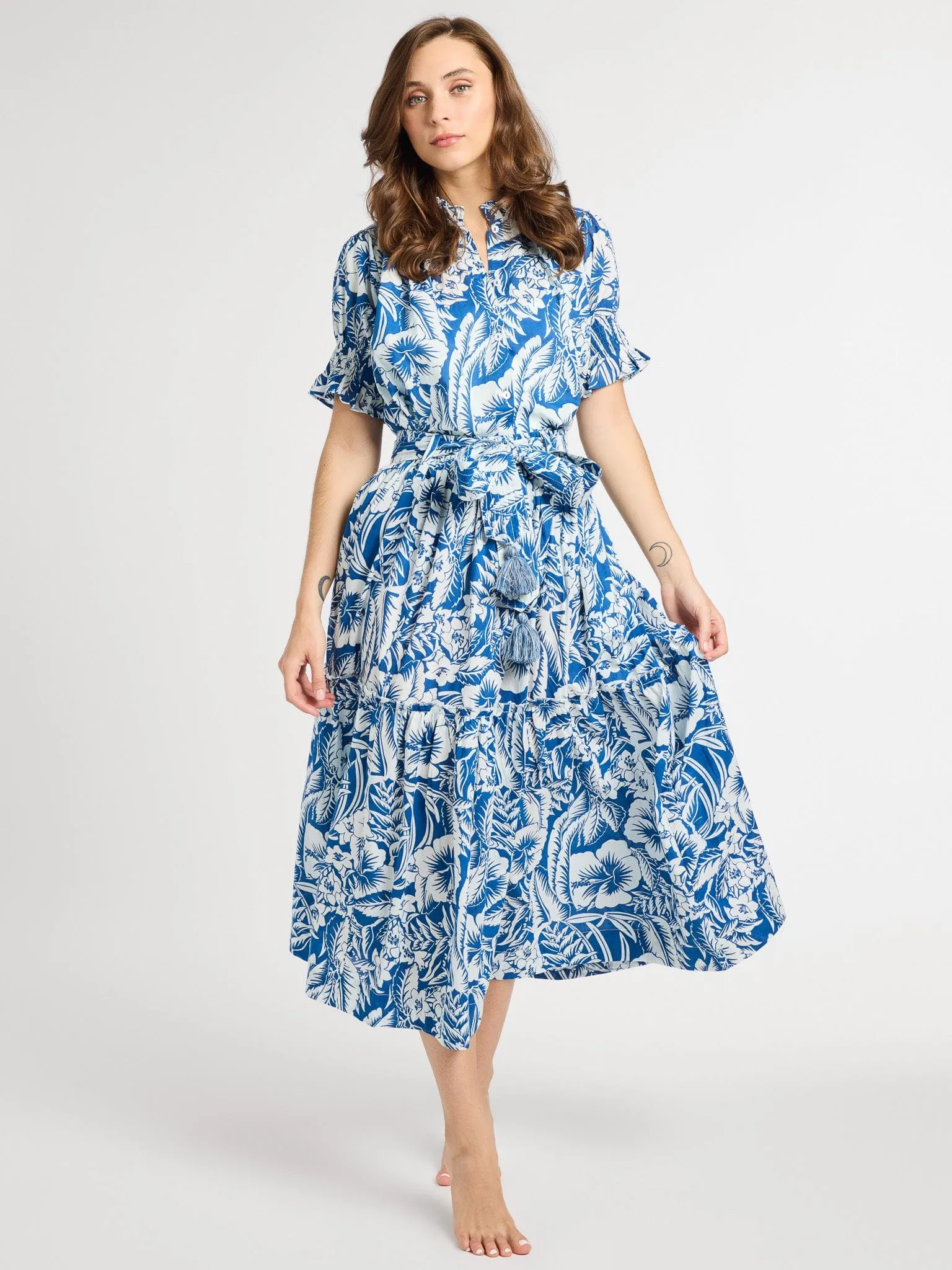 Visual Outfit Erasable Crease Franc?oise Skirt in Blue Hibiscus