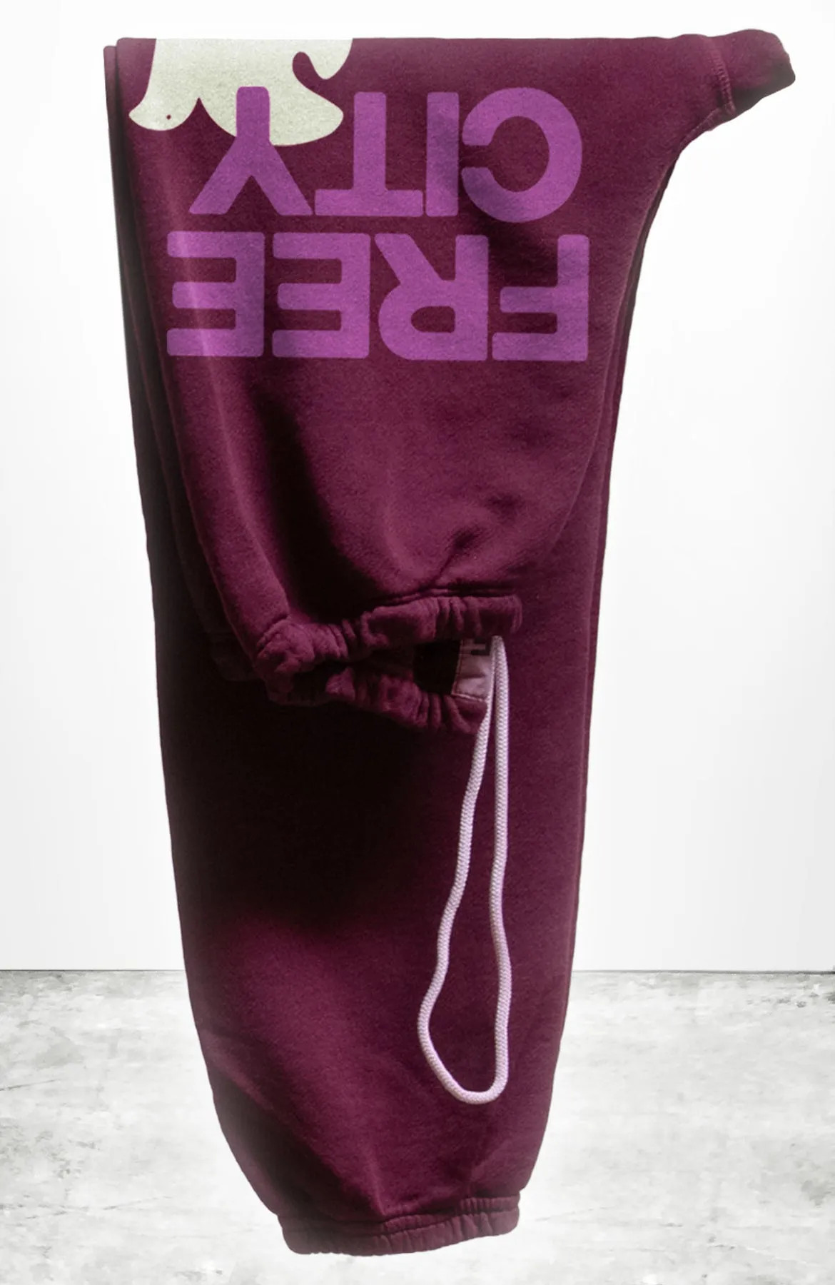 Reinforced Neckline Detail Raw Edge Detail FREECITY SUPERFLUFF LUX OG SWEATPANT