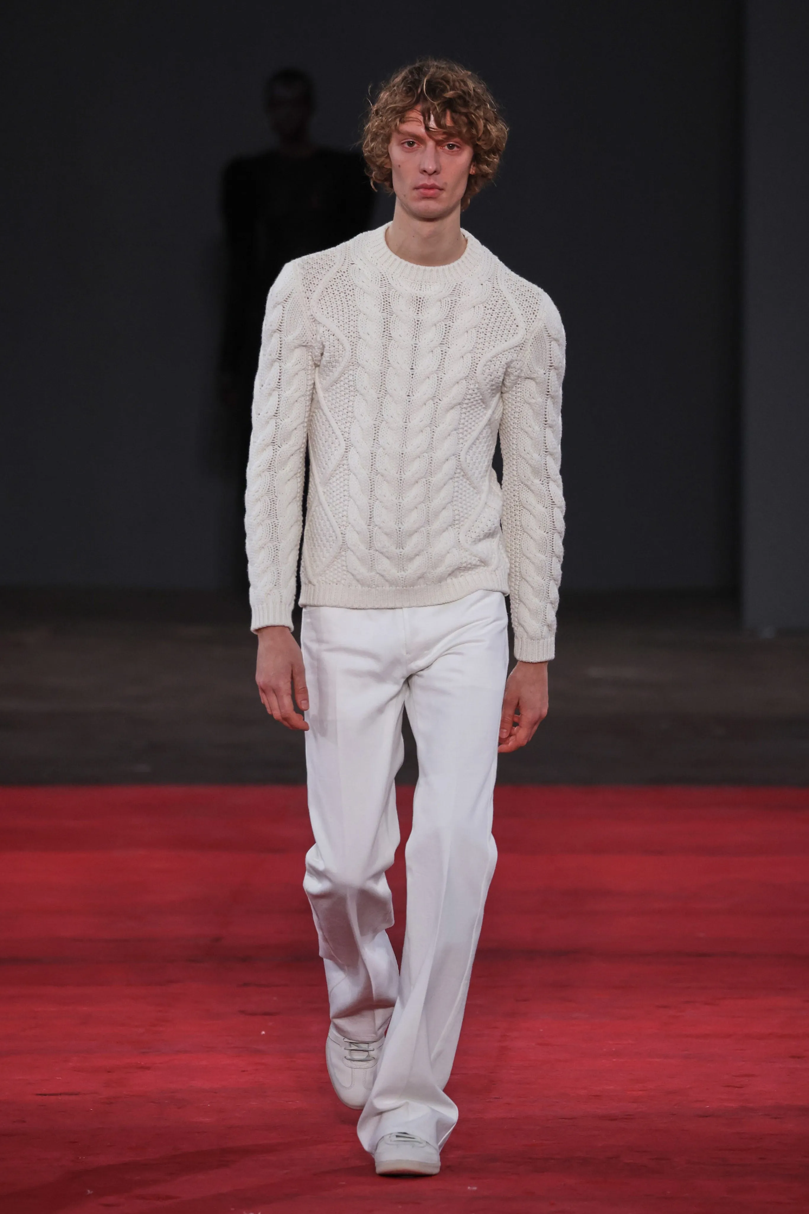 Geoffrey Knit Sweater in Ivory Cashmere Relaxed Style Tubular Knit Method