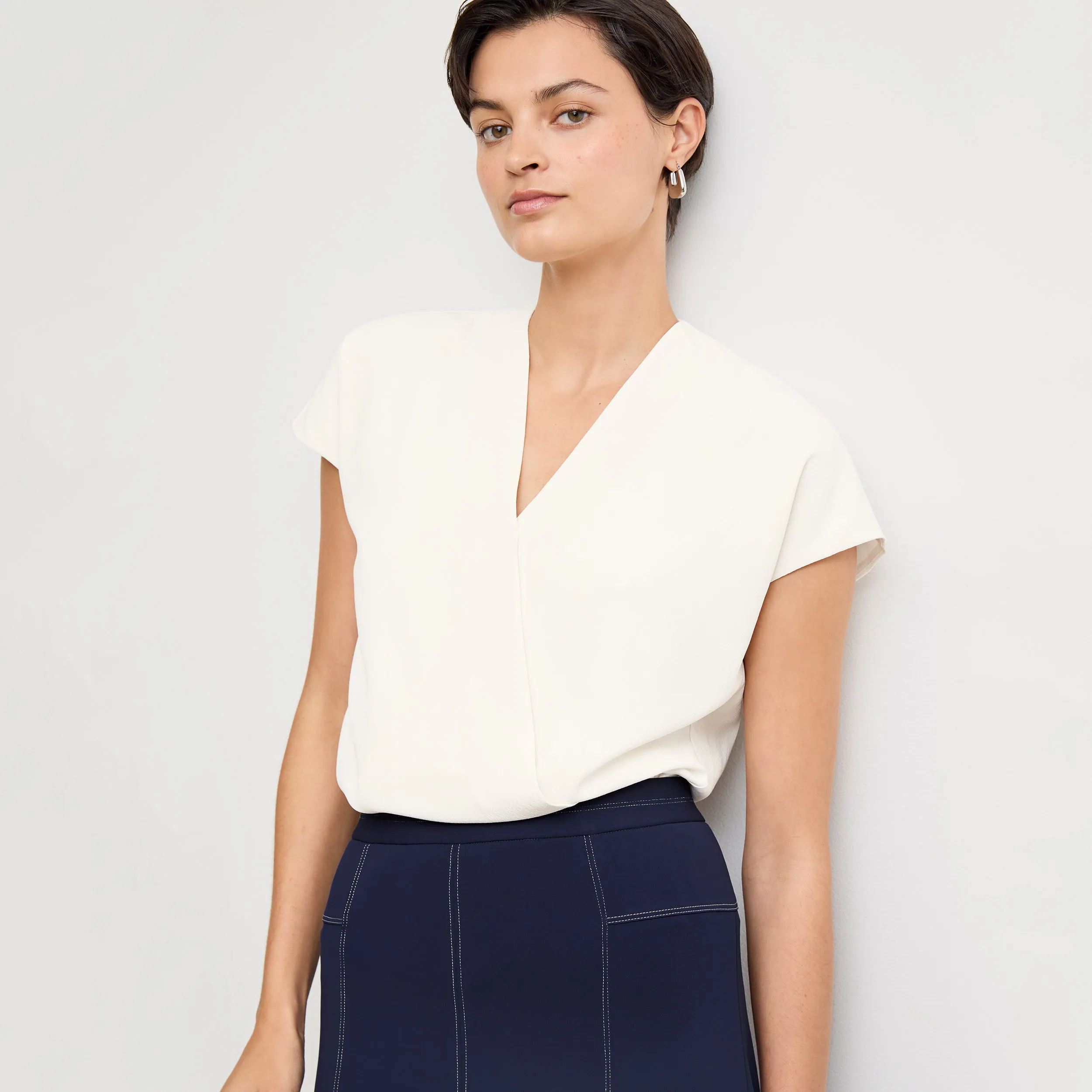 Friction Reducing Finish Adaptive Waistband Antonia Top - Eco Soft Wave :: Ivory