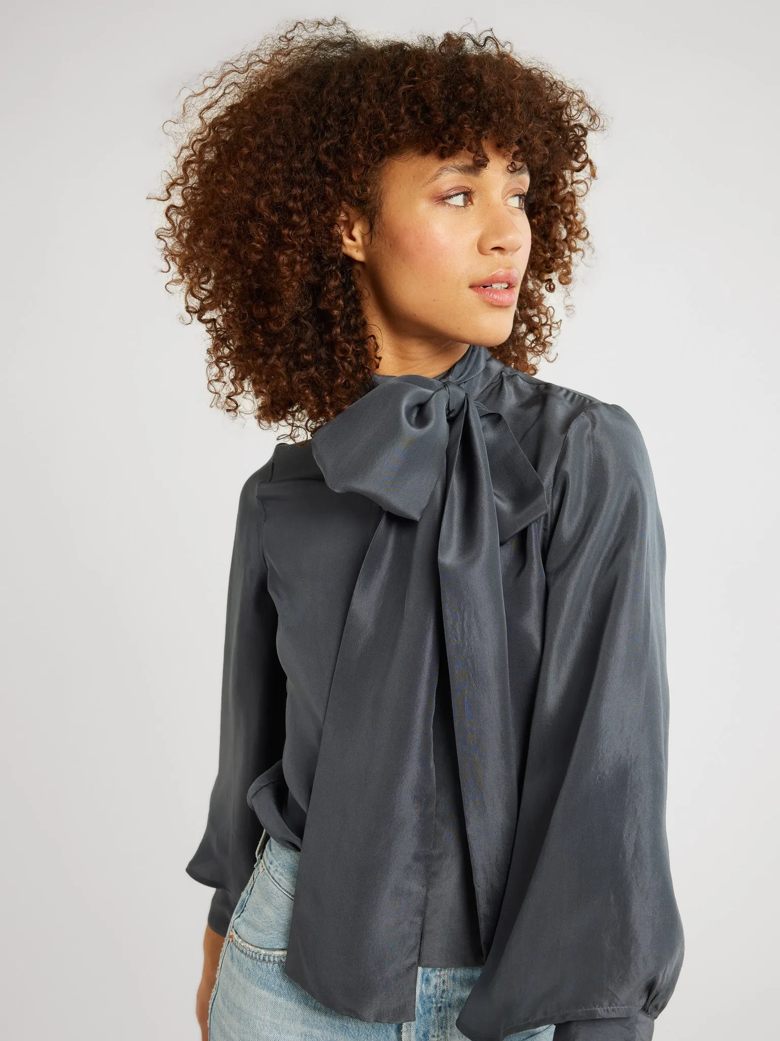 Fleece Pullover FrayResistant Fabric Gigi Top in Navy Washed Silk