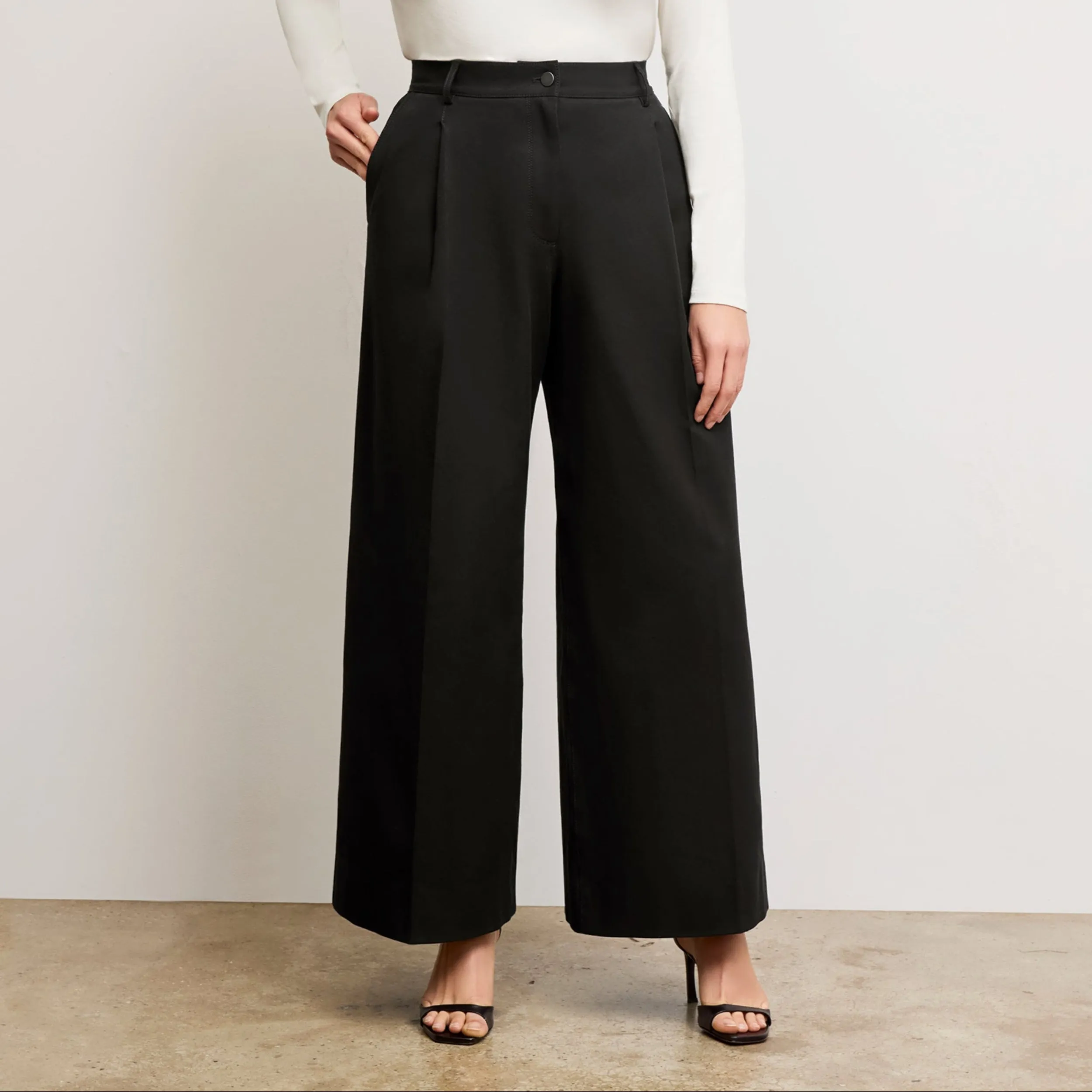 Heather Effect Finish Harrison Wide Pleated Jean - Better Than Denim :: Black