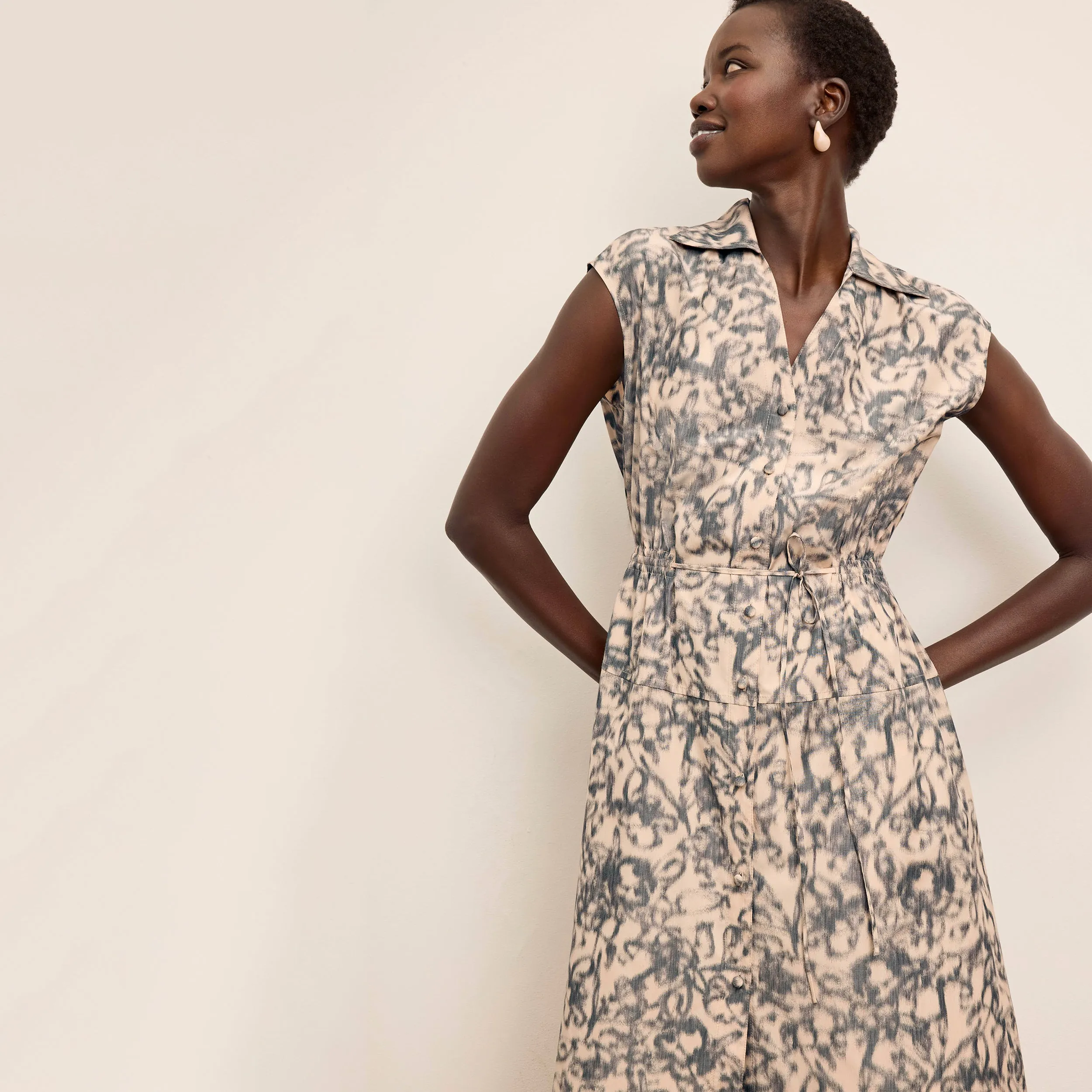 Smooth Interior Lining Cira Shirt Dress - Warped Floral :: Ecru/Stone Blue MultiFunctionalDesign Reflective details