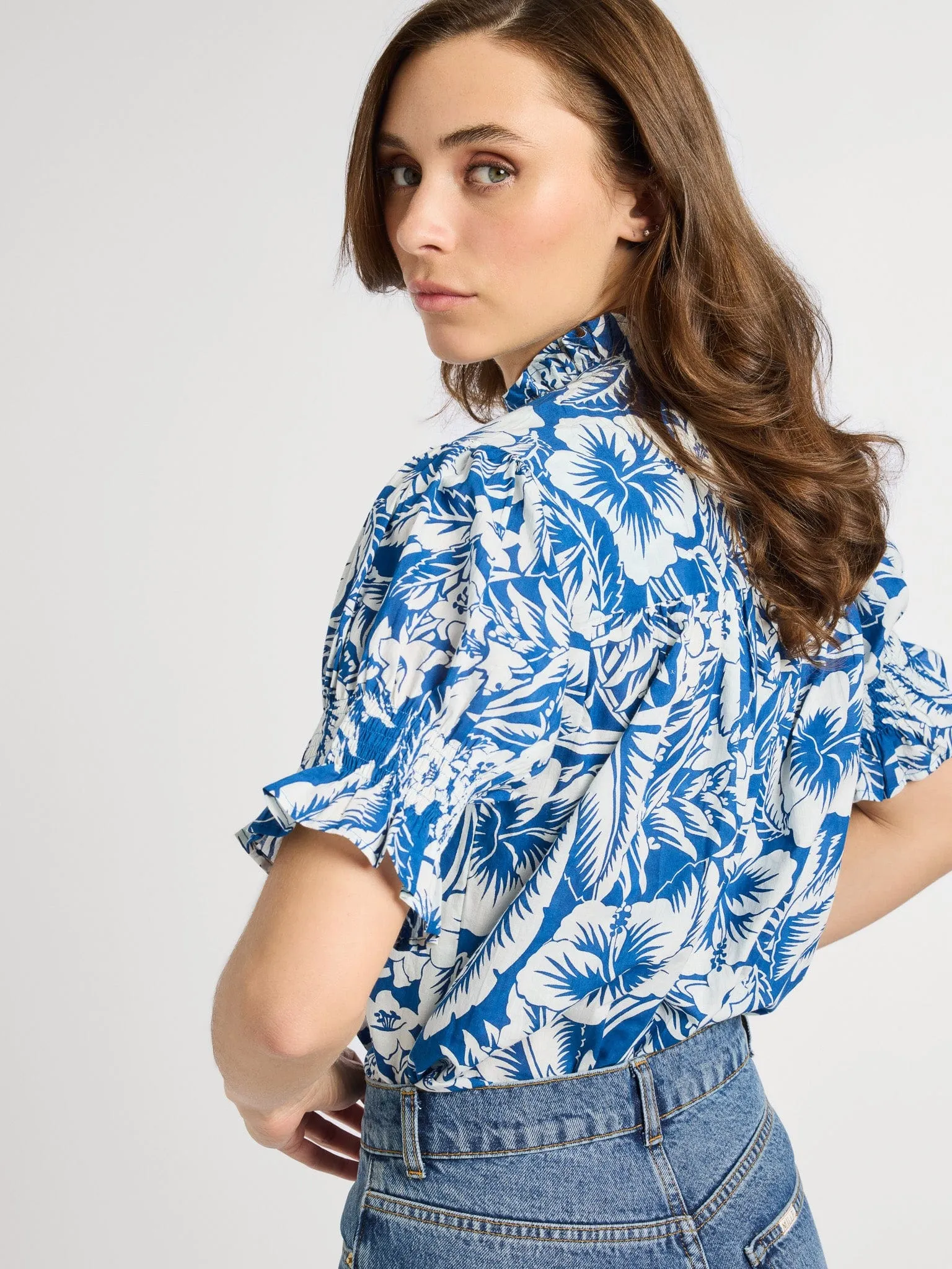 slim fit QuickDrying Marnie Top in Blue Hibiscus