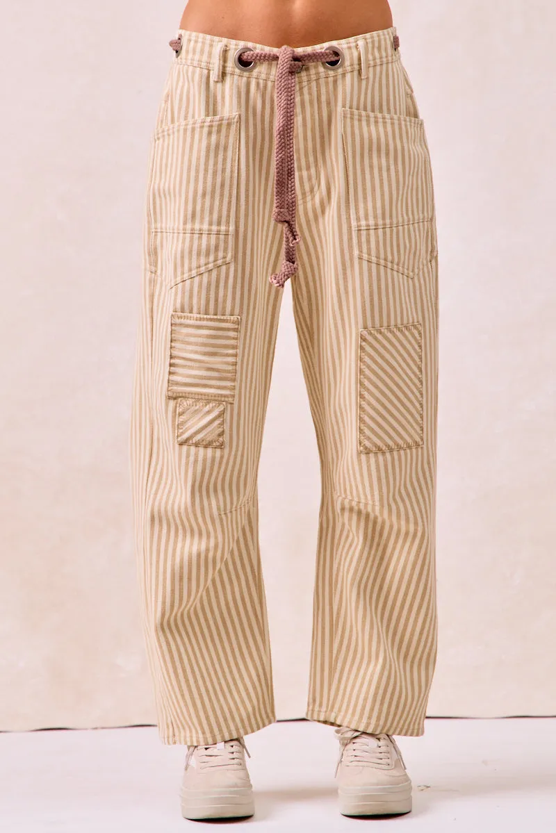 IB1717-01P | STRIPED TWILL BARREL PANTS Daily Motion