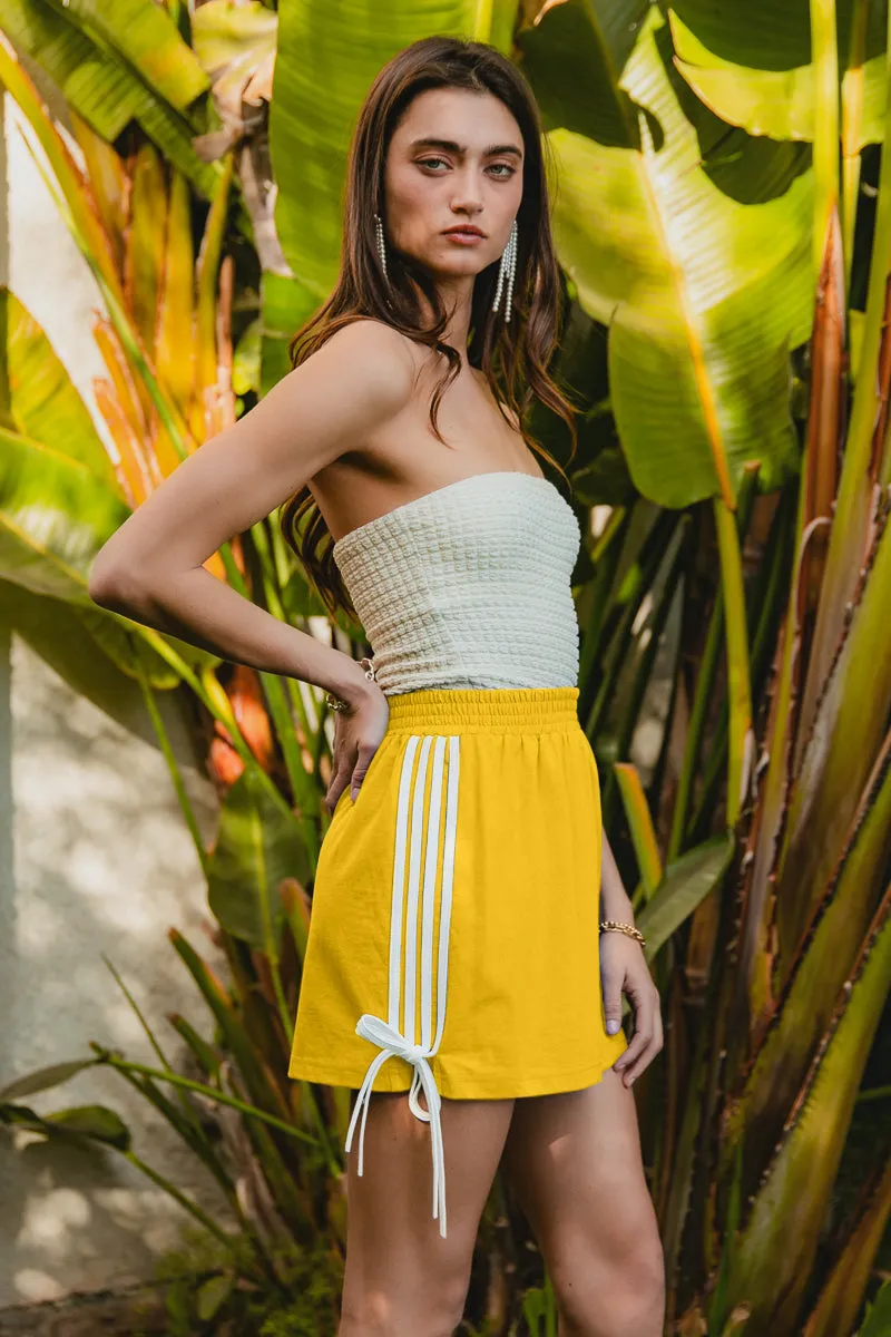 IB1754-01 | SOLID WITH STRIPE TAPE DETAILS WIDE SHORTS Durable Utility Soft Touch Material