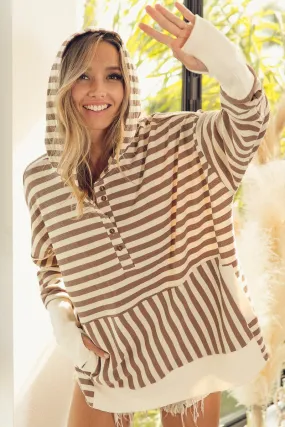 IP6022-01 | THUMBHOLE DETAILED STRIPE HALF BUTTON HOODIE Hooded Design