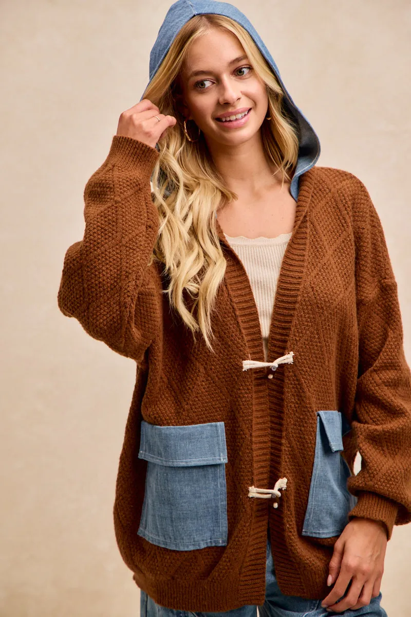 All Season Versatility IT3086R-01 | DIAMOND PATTERNED KNITWITH DENIM COMBO CARDIGAN