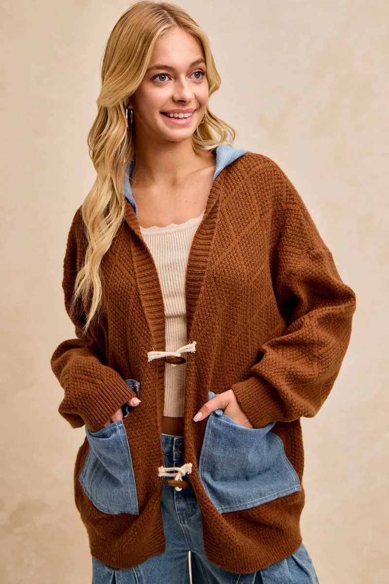 Easy Layering IT3086R-01 | DIAMOND PATTERNED KNITWITH DENIM COMBO CARDIGAN