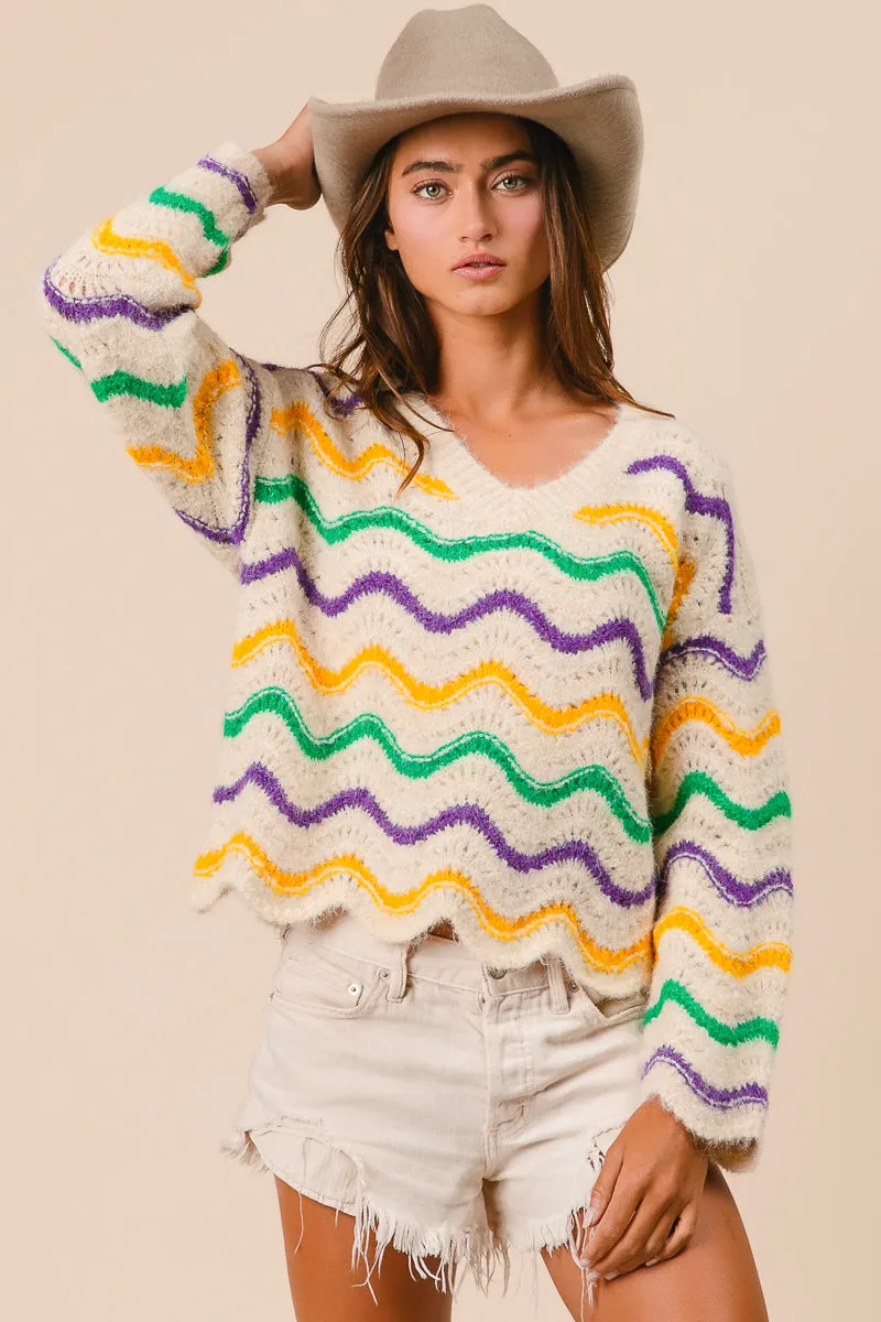 Cropped hem IT3106-01 | MARDI GRAS WAVY STRIPES V-NECK SWEATER
