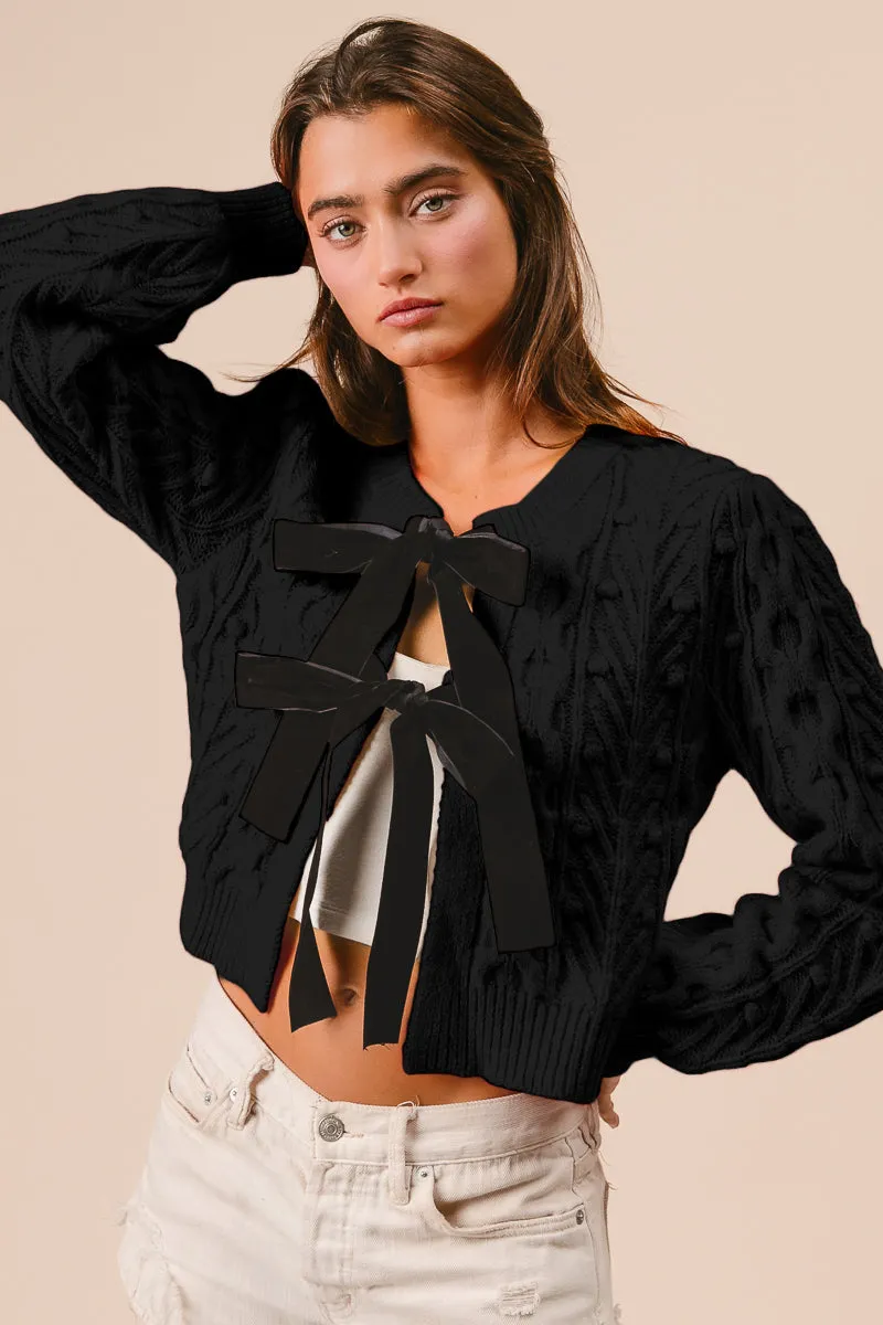 Compression Resistant Insulation Reinforced Stitching IT3146-01 | CABLE KNIT WITH CONTRAST BOW DETAIL TOP