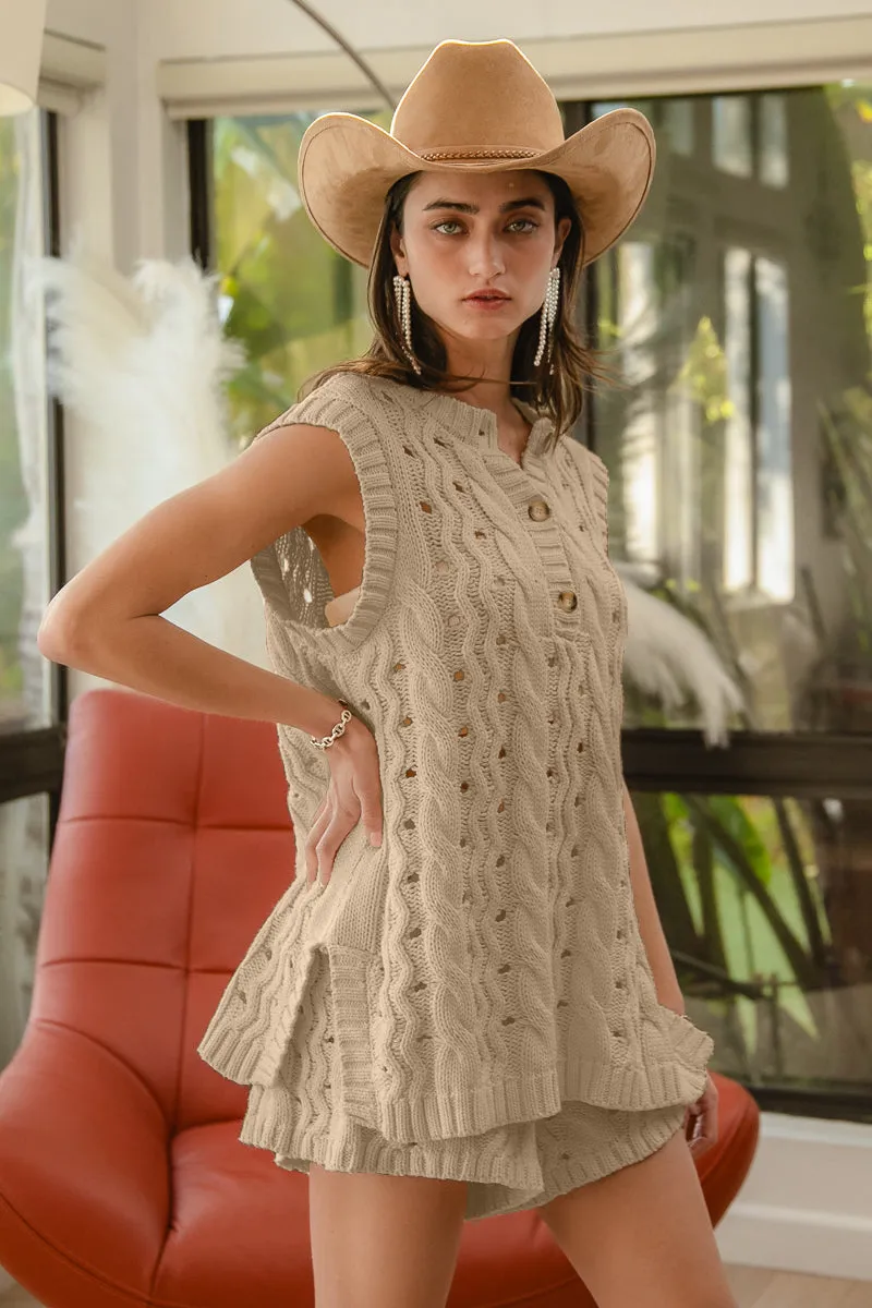 Compact Storage Warmth Retention Technology IT4143-01 | CABLE KNIT BUTTONED SLEEVELESS TOP