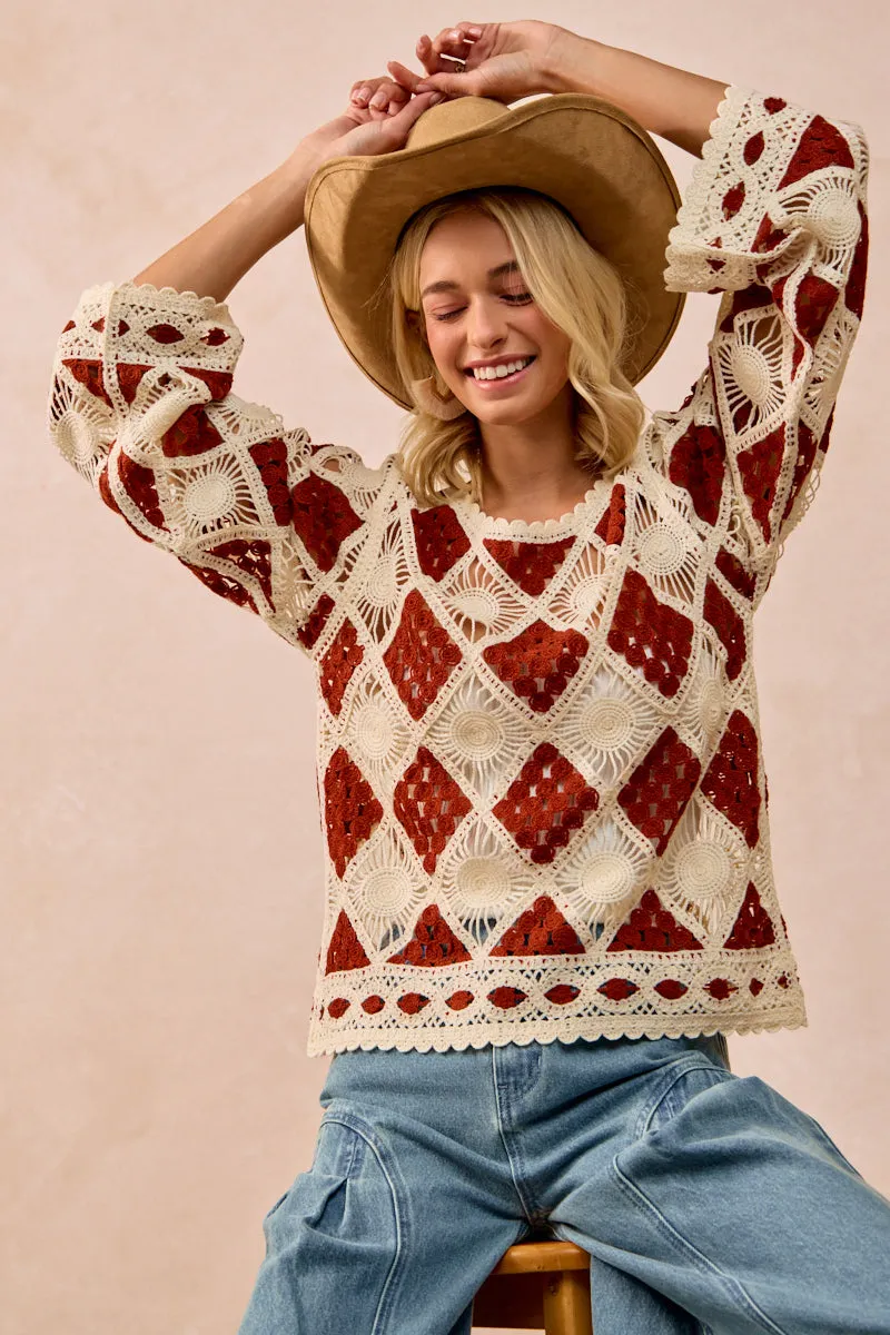 IT4411S-01 | DIAMOND CROCHET KNIT TOP Double Stitched Hem Contoured Side Panels