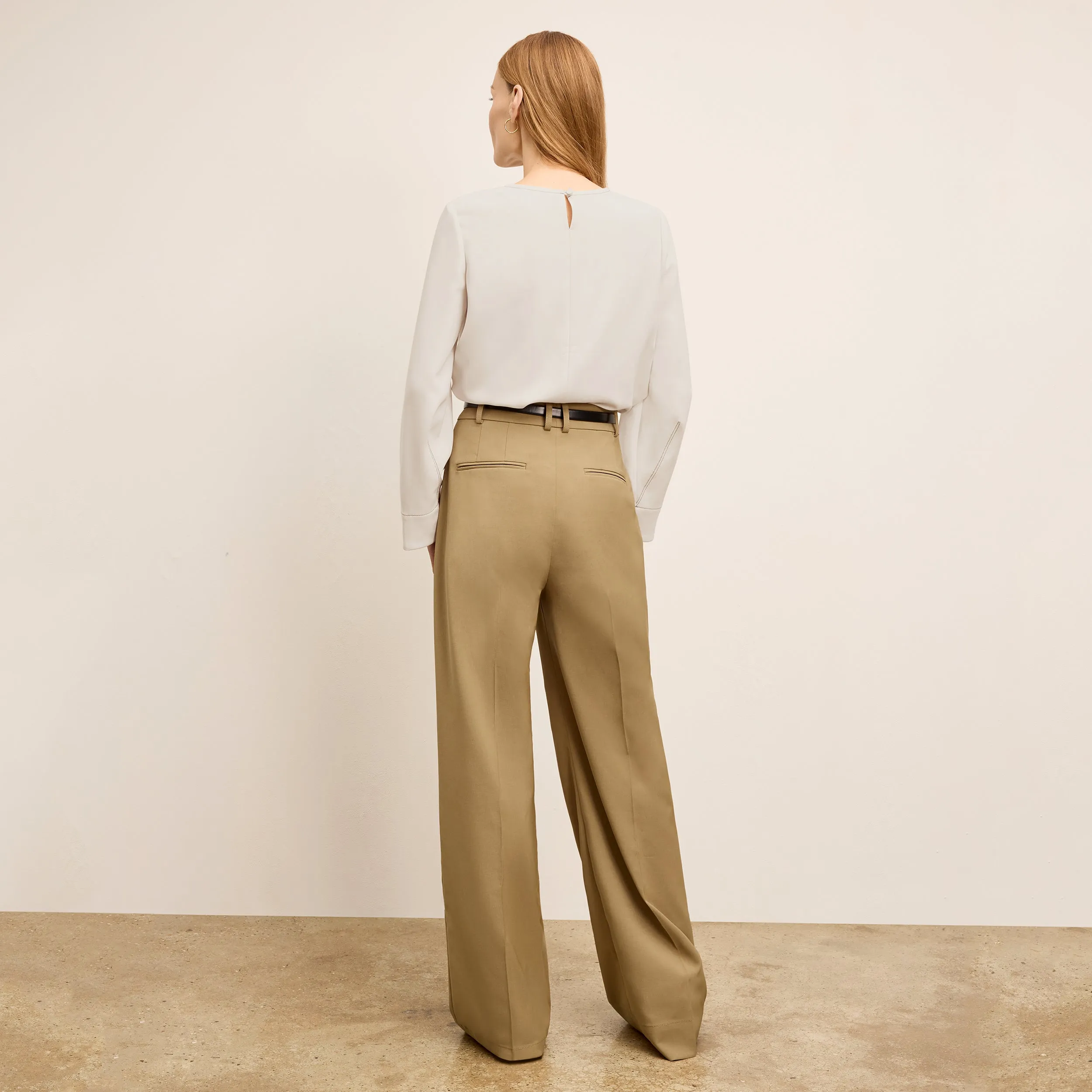 Water resistant coating Unstructured Fit Jules Top - Everyday Crepe with Topstitch :: Eggshell Biodegradable Polymer Blend