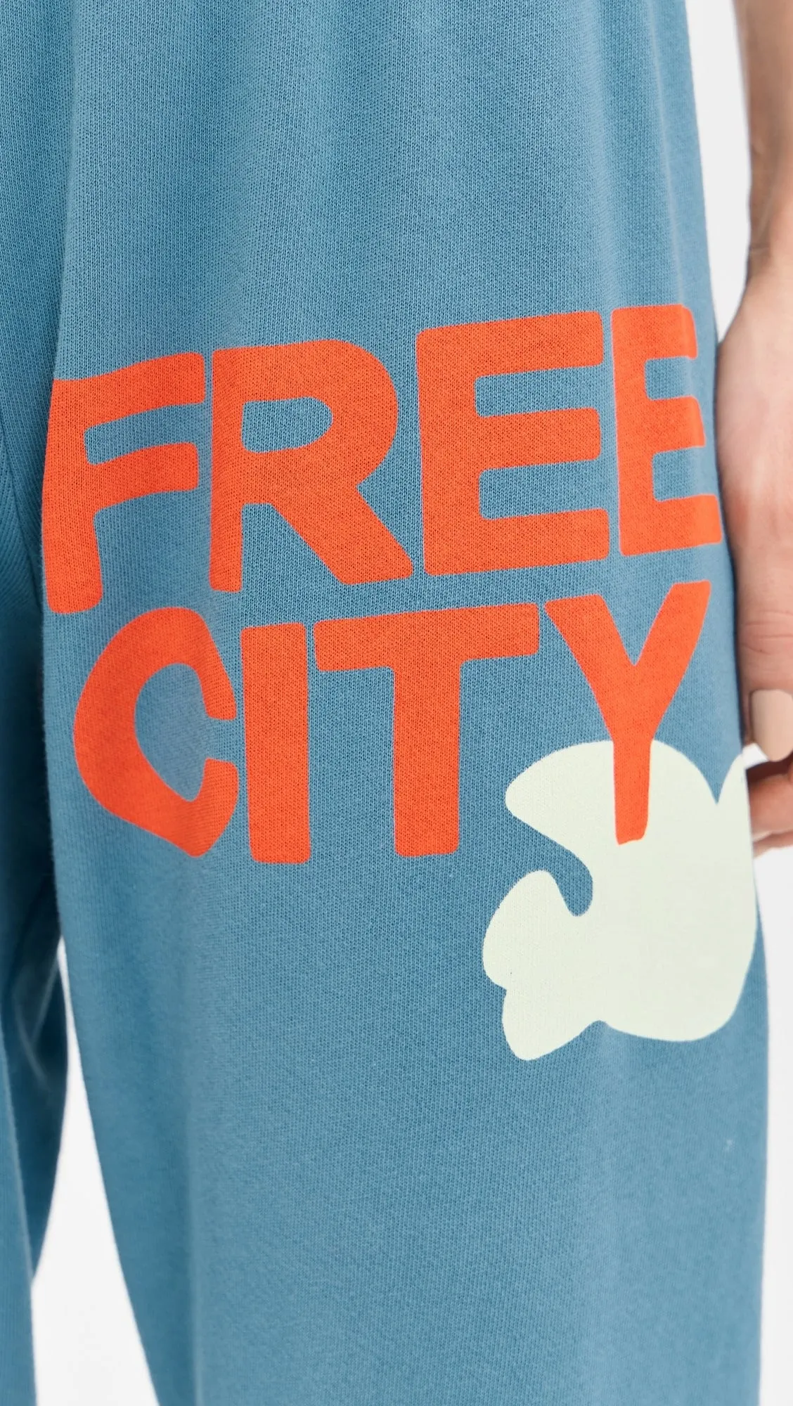 Layered Ventilation Zones FREECITY LARGE SWEATPANT