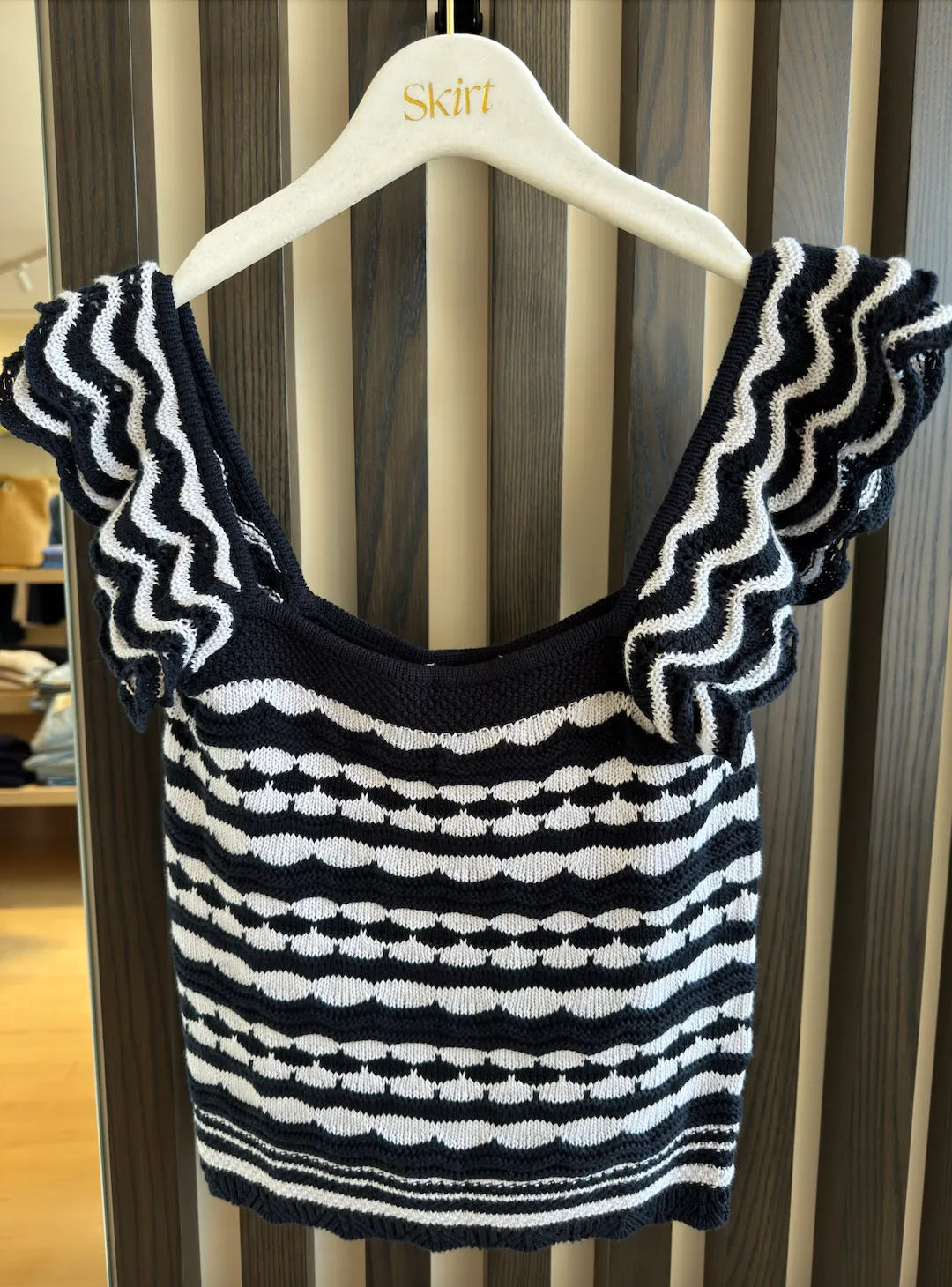 Tension Balanced Design Odor Resistant Coating AUTUMN CASHMERE TWO TONE FLUTTER SLEEVE TOP