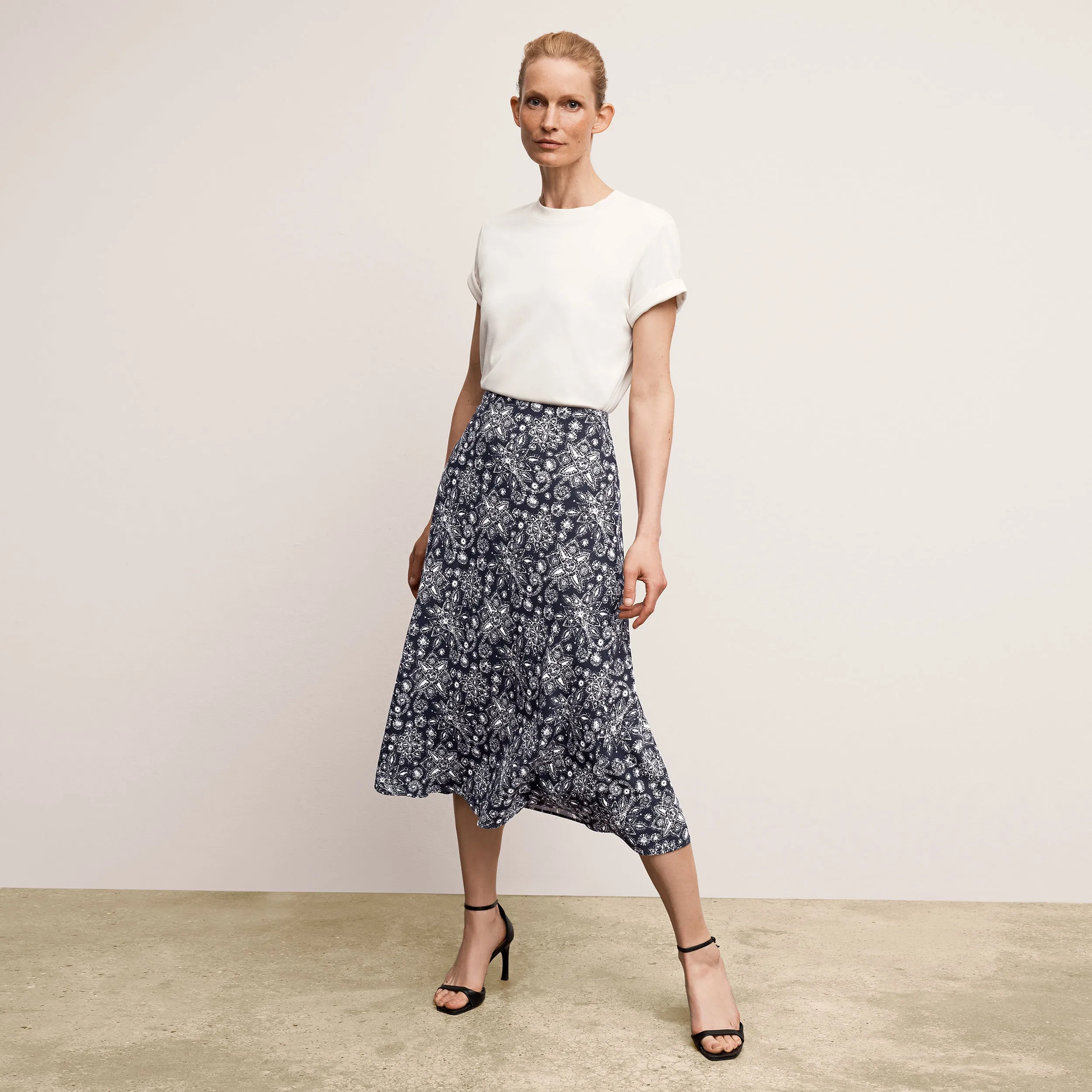 Leslie Classic T-Shirt - Organic Pima Cotton :: Ivory AntiStatic Coating