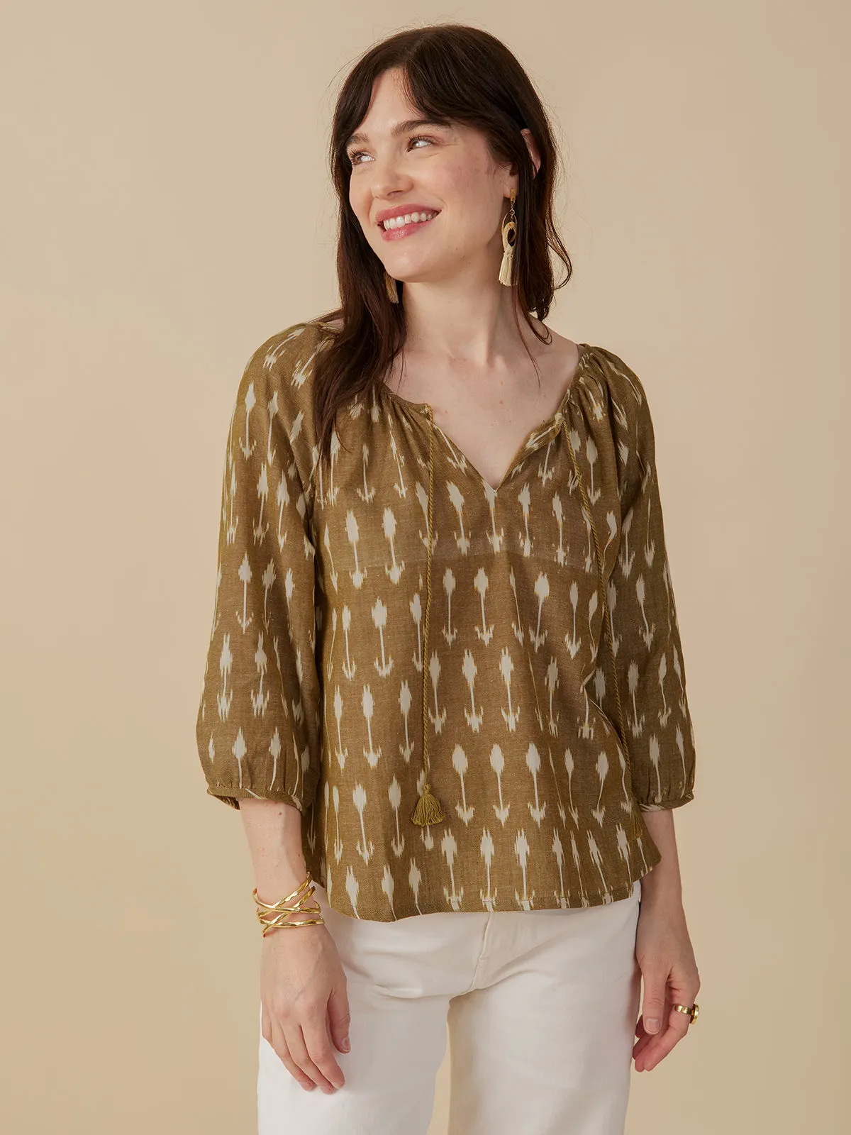 retro look Everyday Look Tulum Tassel Top - Olive Ikat