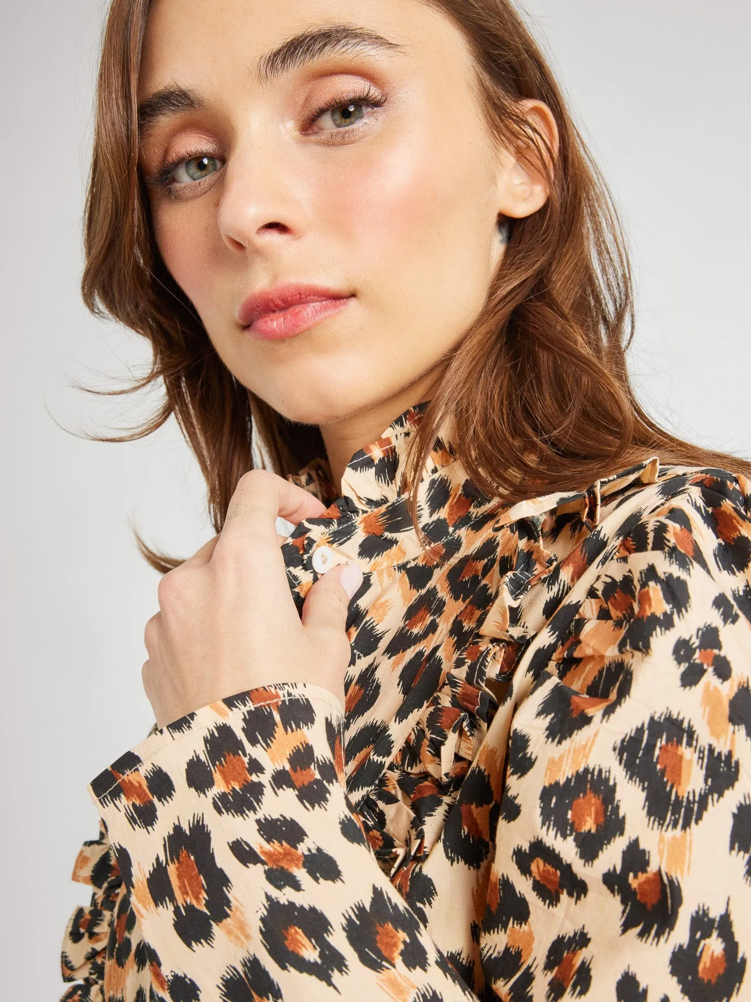 ArticulatedElbowShaping Jolie Top in Cheetah