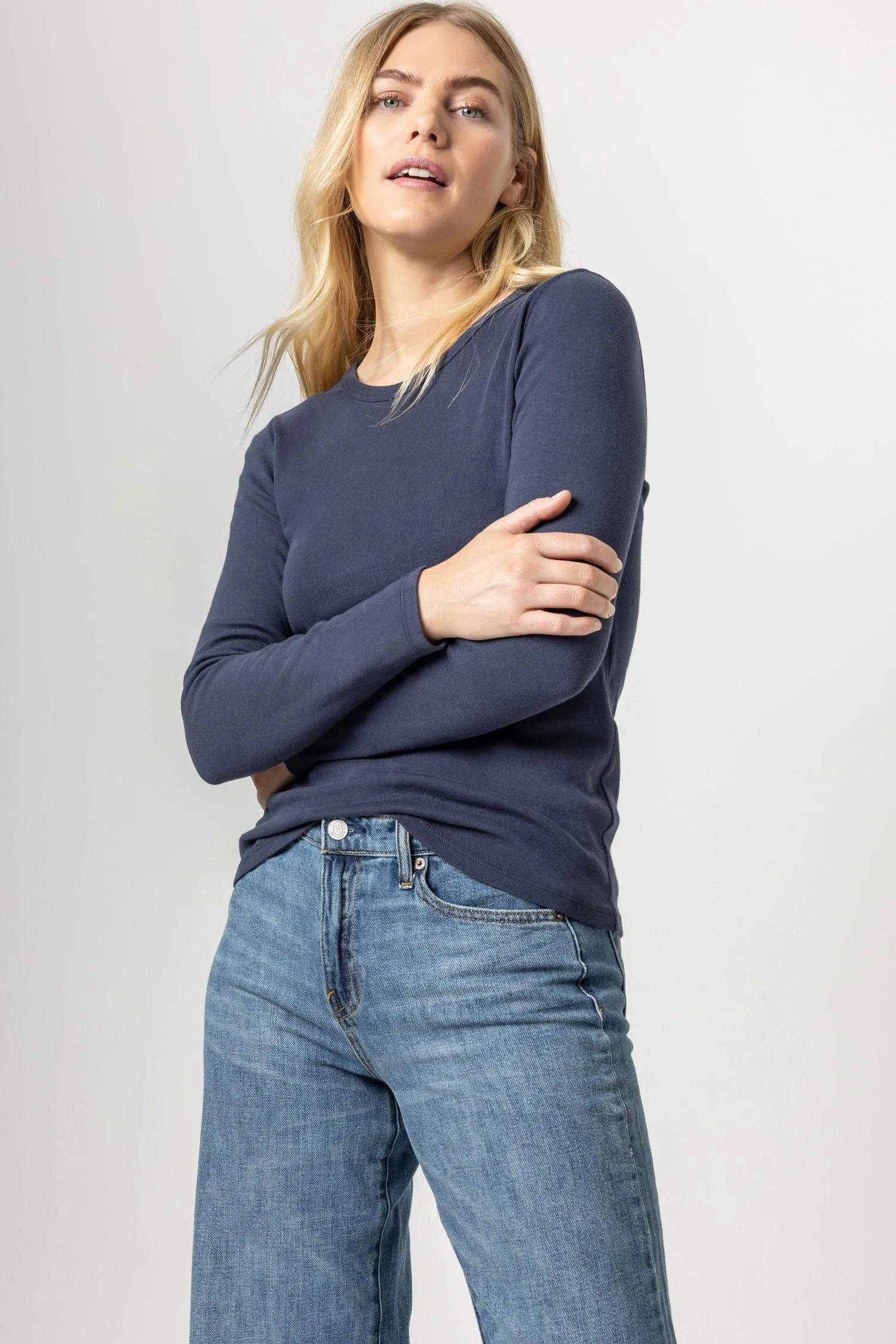 LILLA P LONG SLEEVE CREW AllDayComfortFit Low Profile Collar