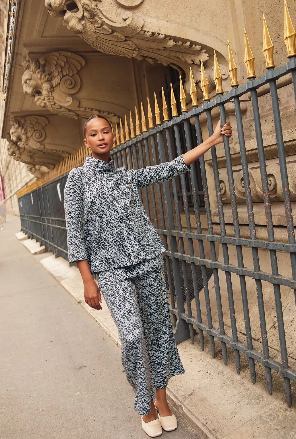 Long Sleeve Mod Top - Blue & Brown Cheetah Knit RibbedHemline