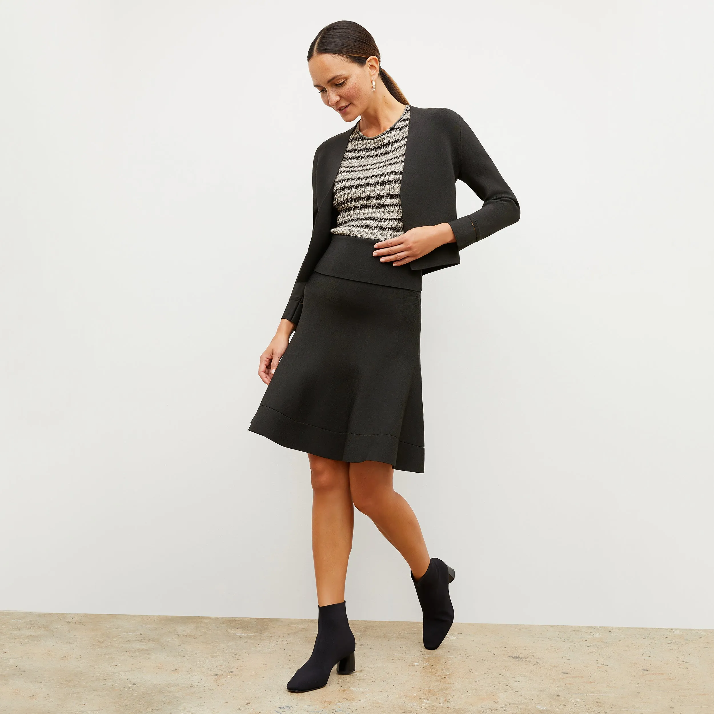 Luca Skirt - Jardigan Knit :: Black Lightweight Jacket