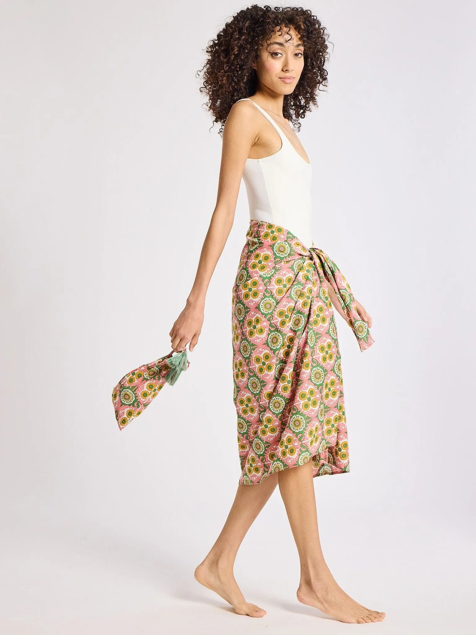 Photoshoot Ready Crisscross Details Pareo in Yucatan