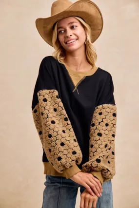 IT1971S-09 | BRUSHED TERRY WITH FLOWER SHERPA SLEEVES TOP Airy Comfort Layered Fabric