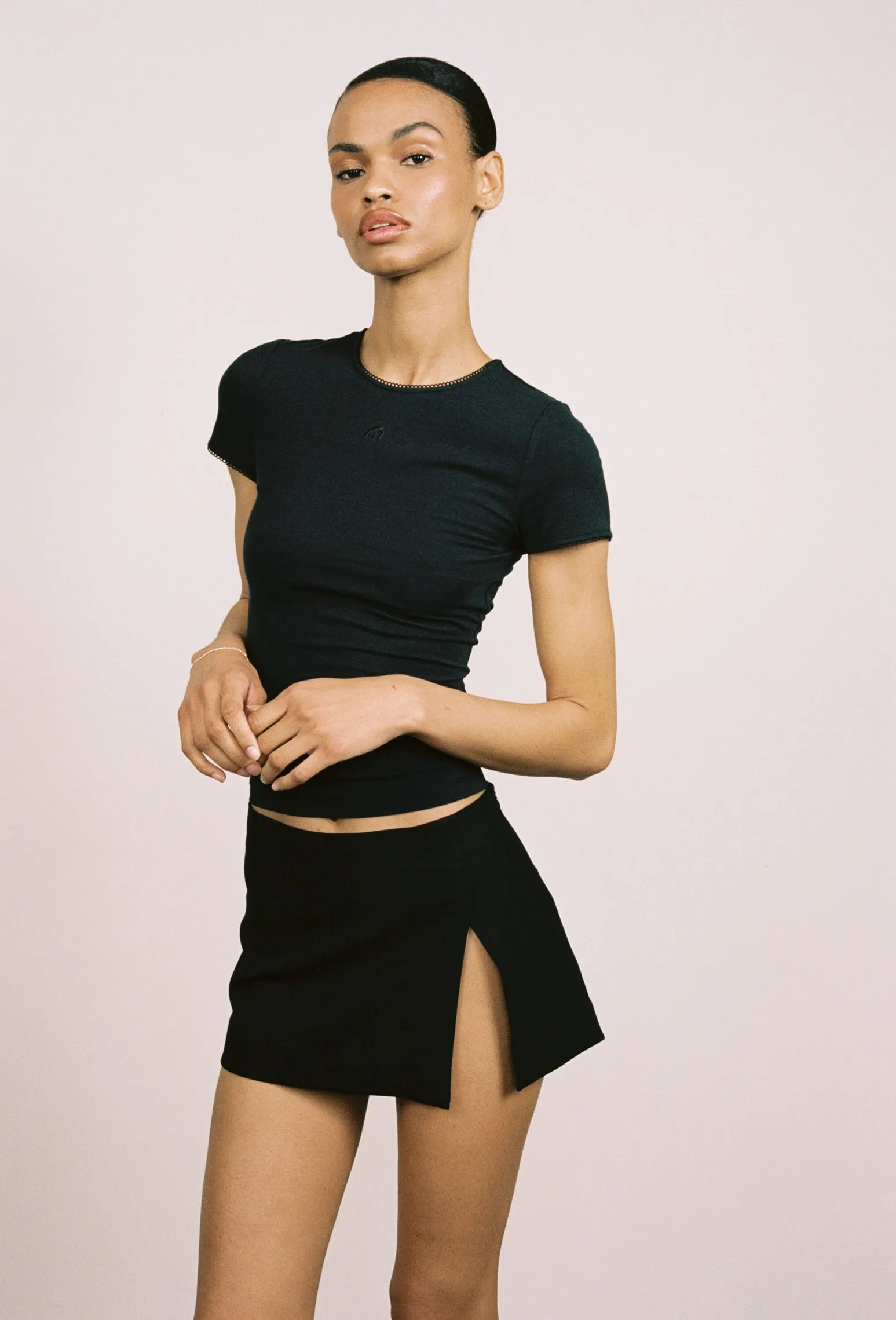 Multi Pocket Configuration Office Look MINI TEE - BLACK