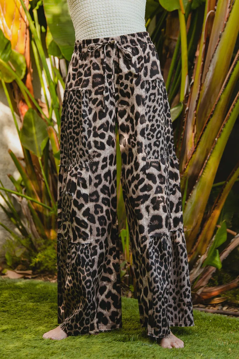 IB1676-01P | LEOPARD PRINTS WITH RAW CUT DETAILS PANTS One Color